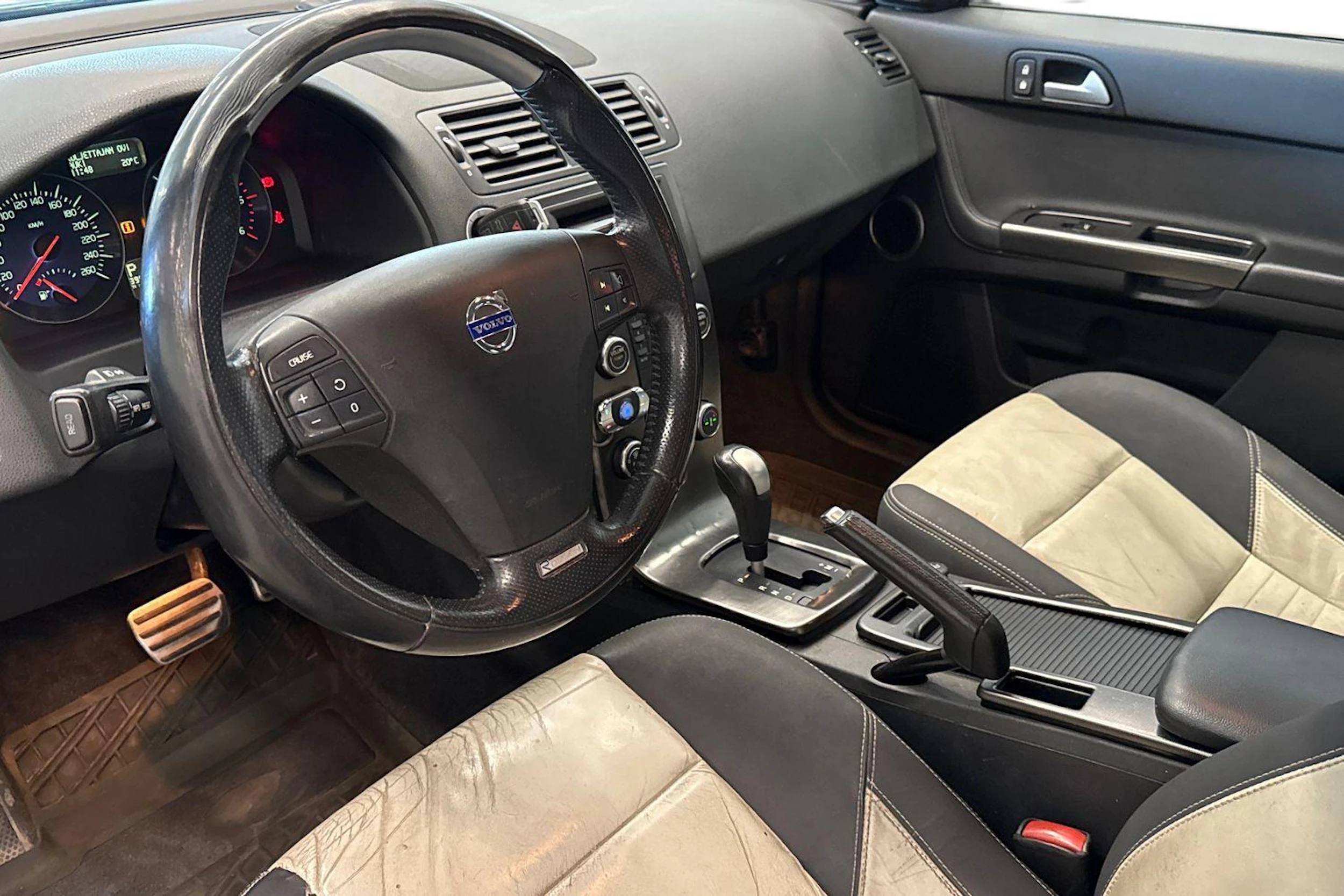 musta Volvo V50 2008 kuva 8.