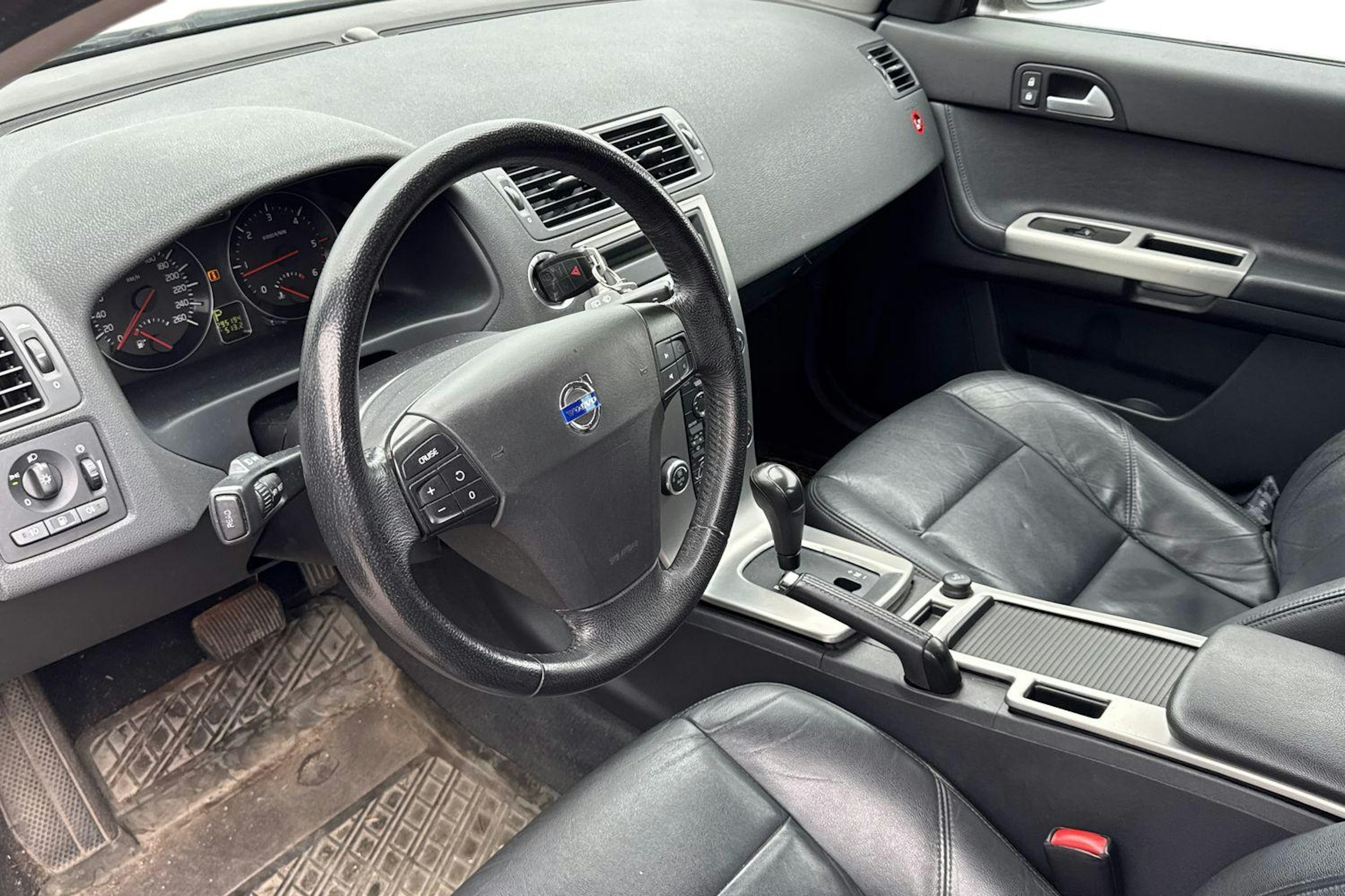 sininen Volvo V50 2008 kuva 3.