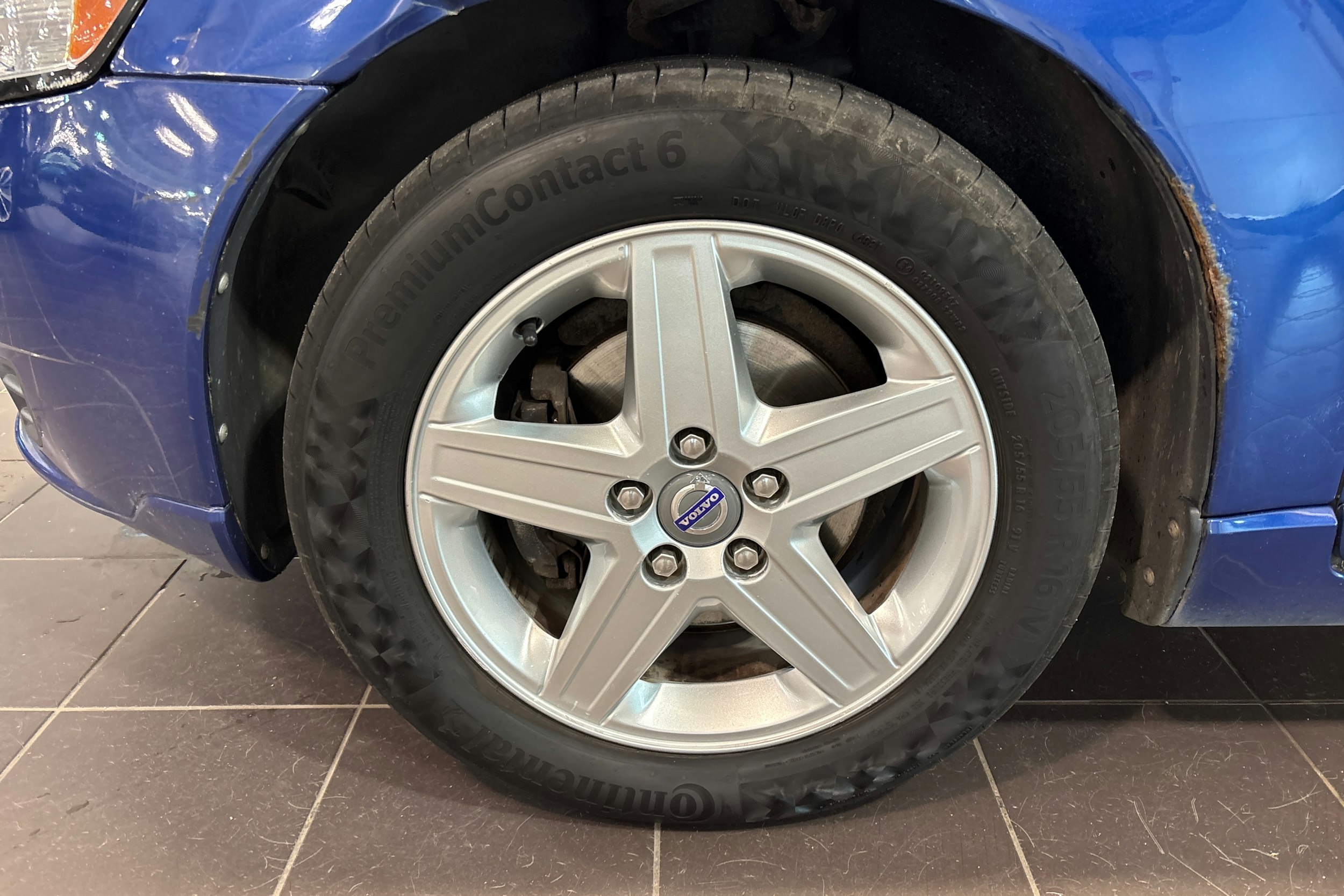 sininen Volvo V50 2008 kuva 9.