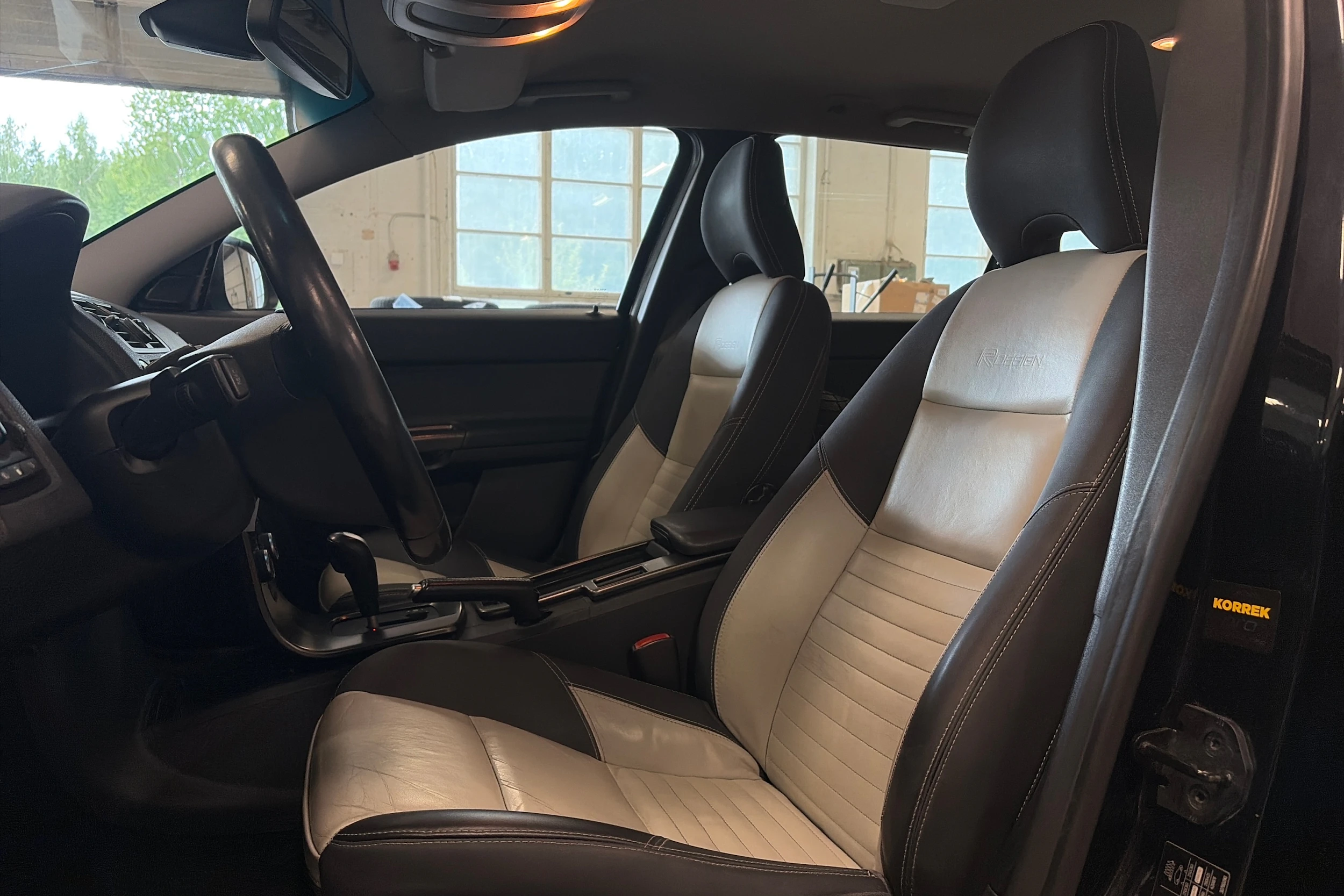 musta Volvo V50 2009 kuva 4.