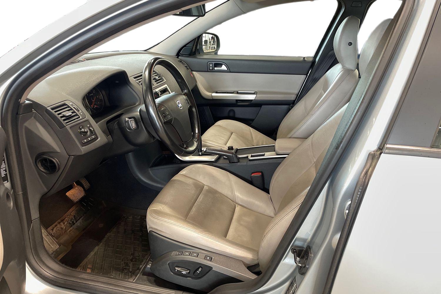 Volvo V50 2,0D Summum aut 2010, bild 7/20