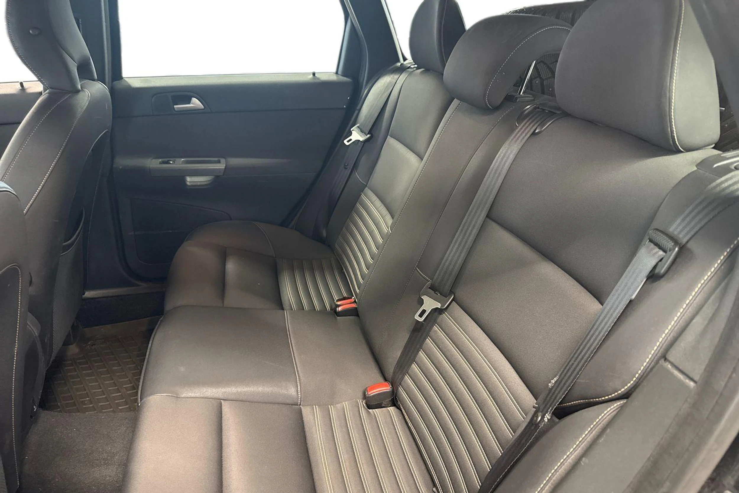 Musta Volvo V50 2010 kuva 8.