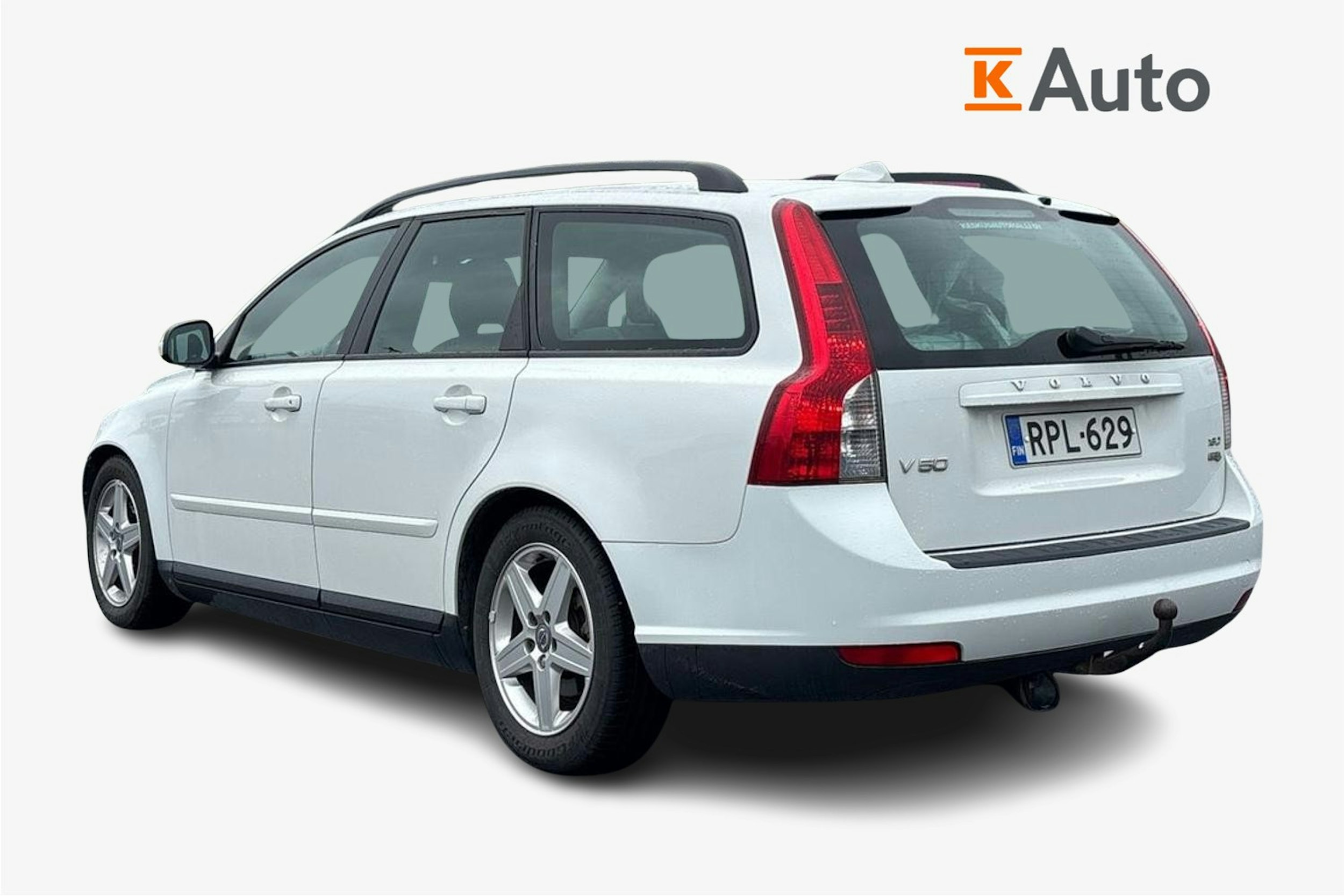 valkoinen Volvo V50 2010 kuva 2.