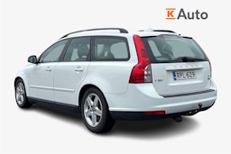 valkoinen Volvo V50 2010 kuva 2.