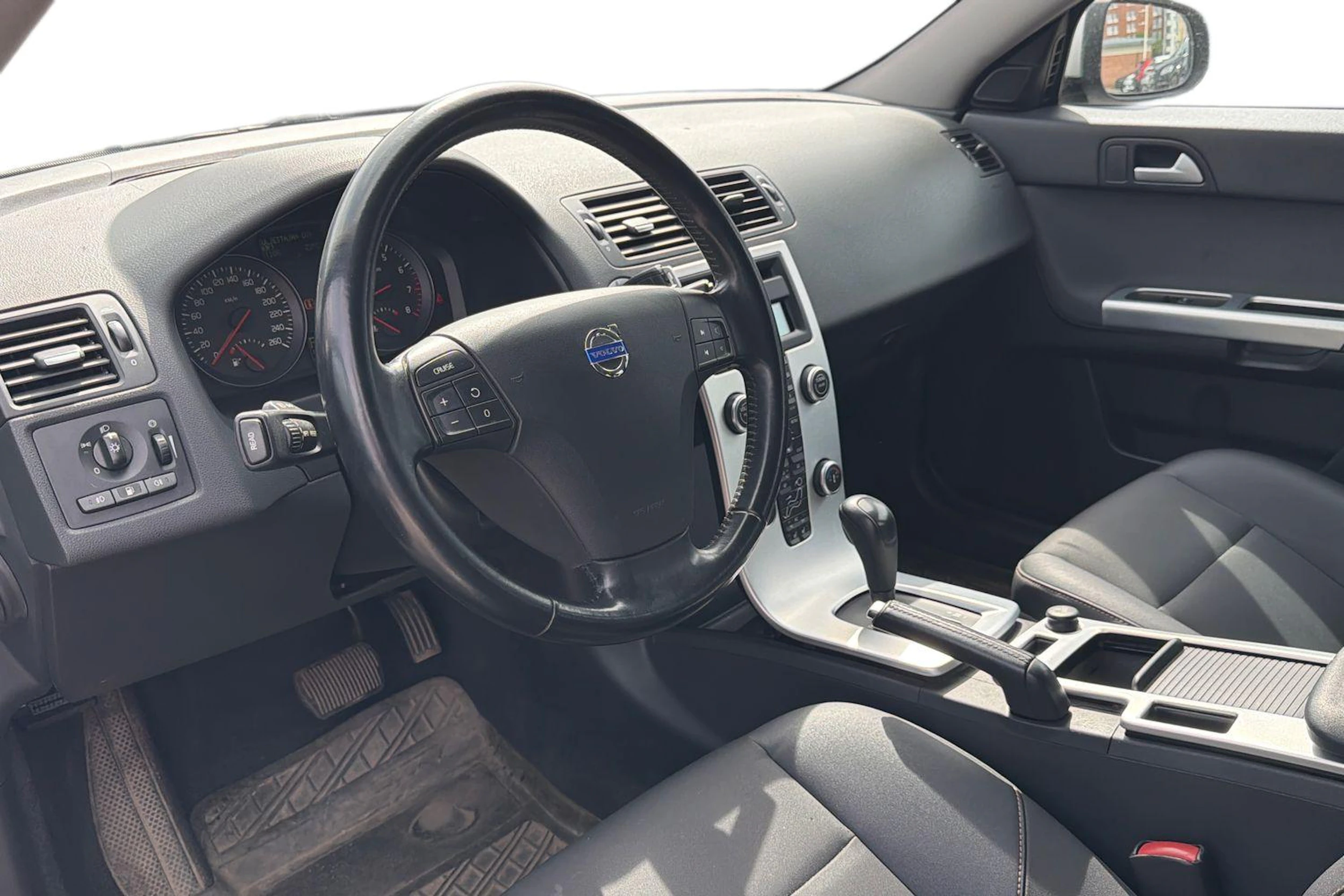 harmaa Volvo V50 2010 kuva 3.