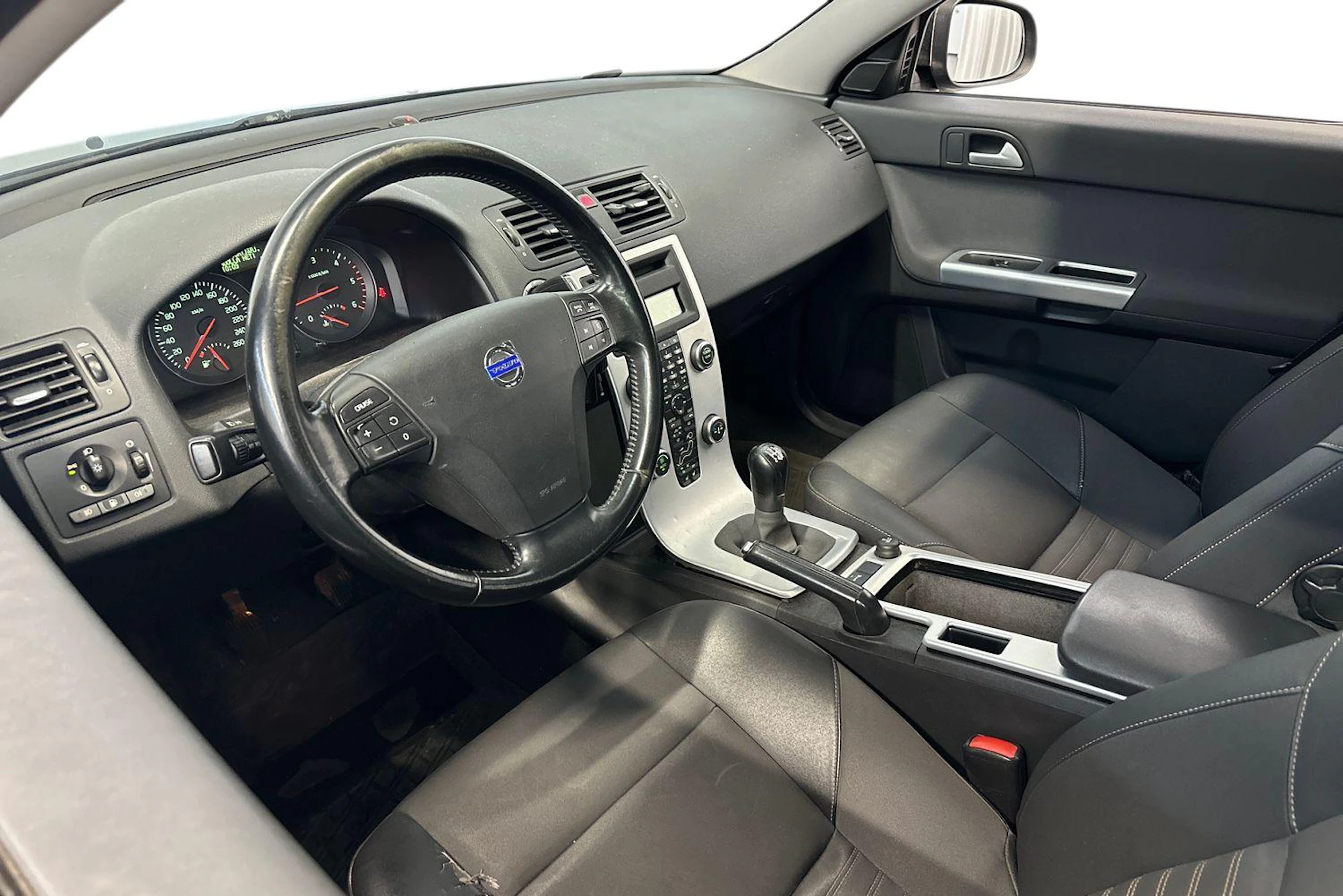 musta Volvo V50 2010 kuva 6.