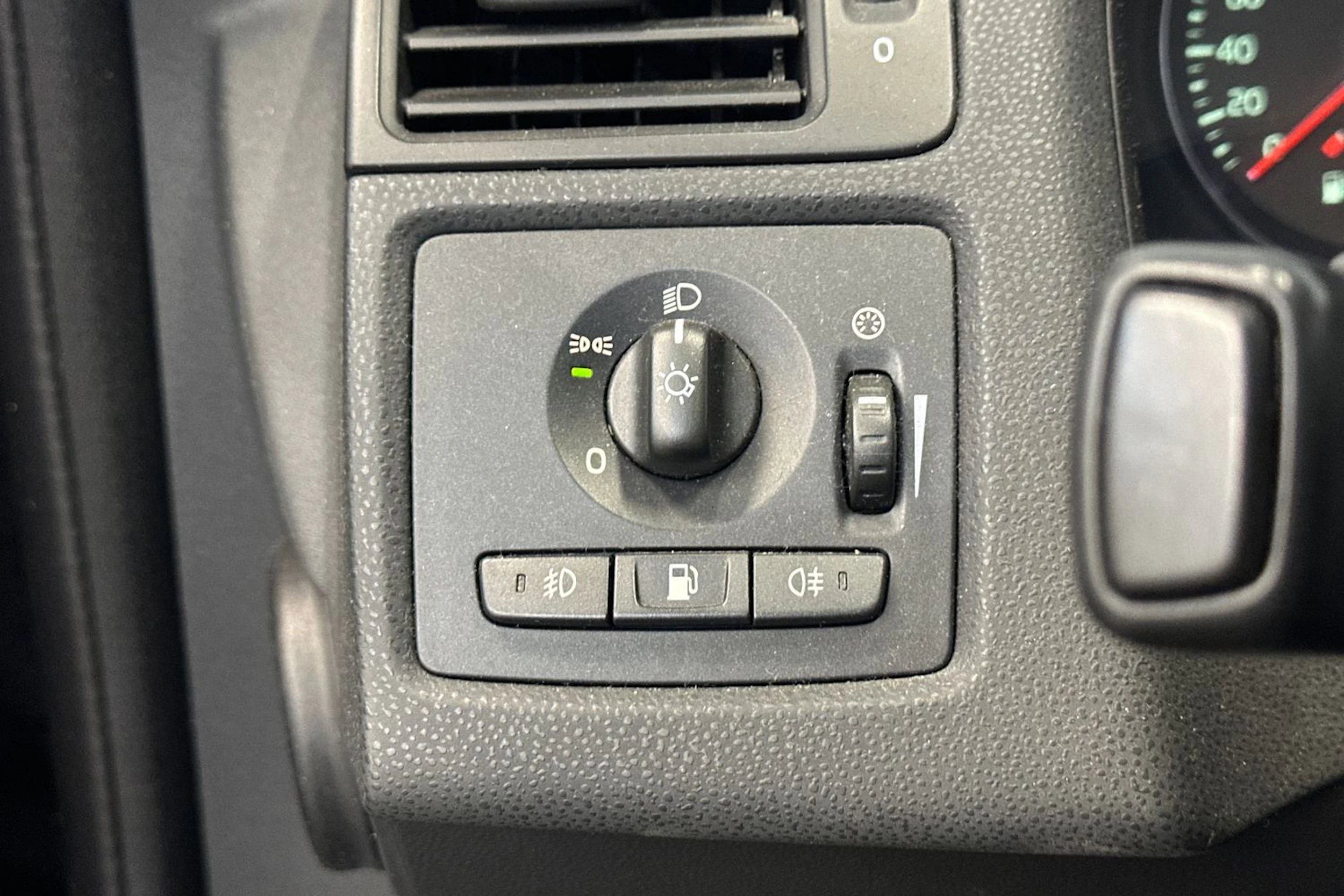 musta Volvo V50 2010 kuva 14.