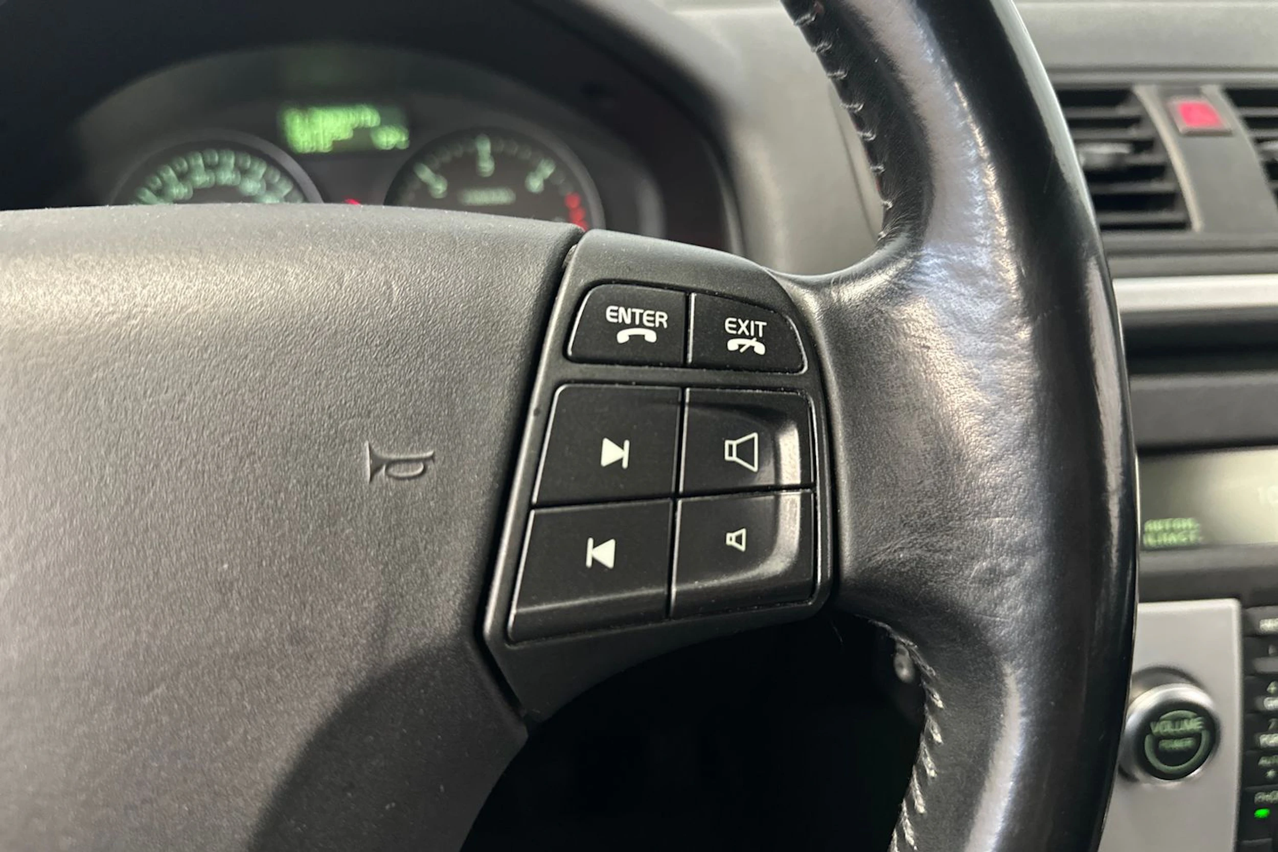 musta Volvo V50 2010 kuva 16.