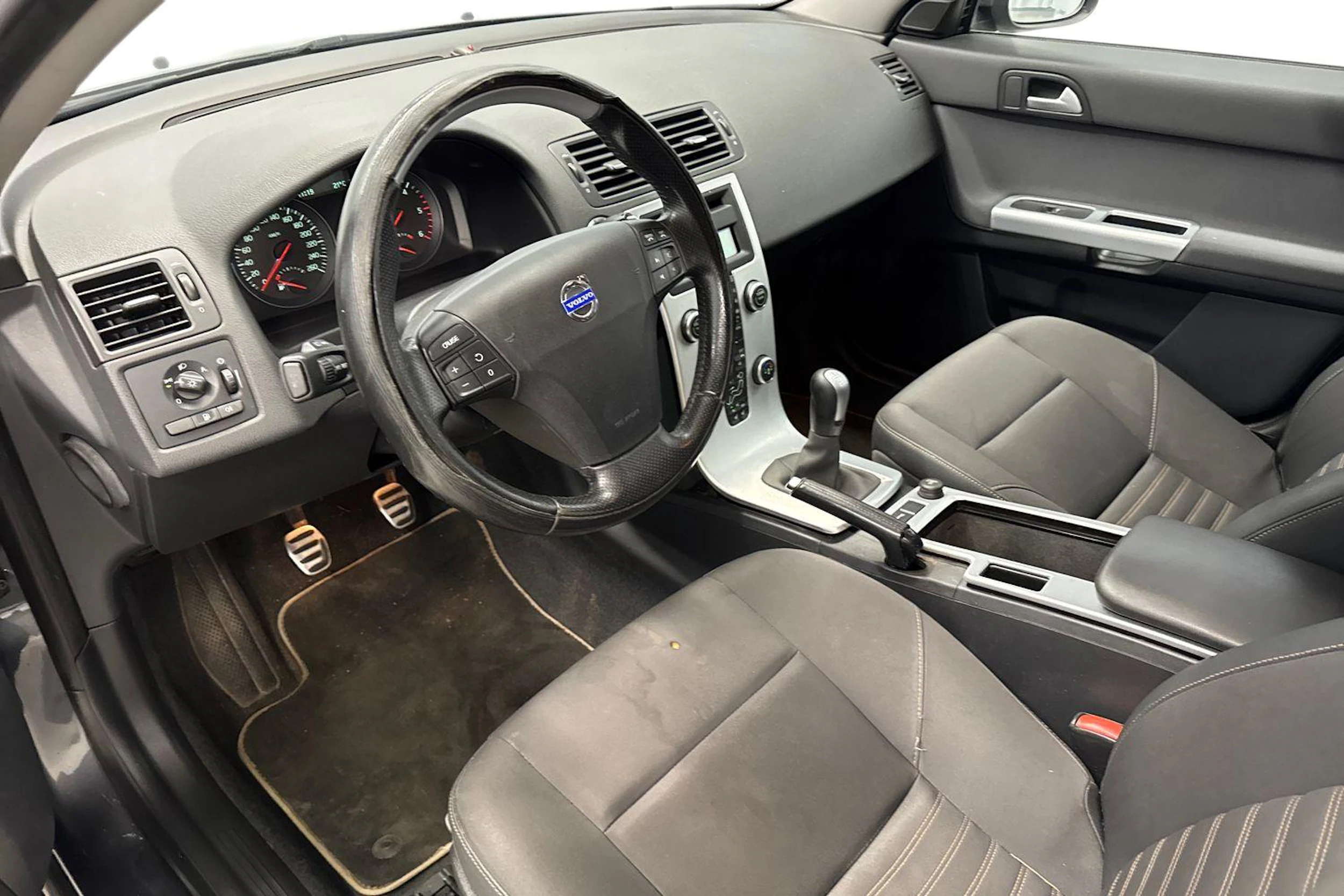 harmaa Volvo V50 2011 kuva 6.