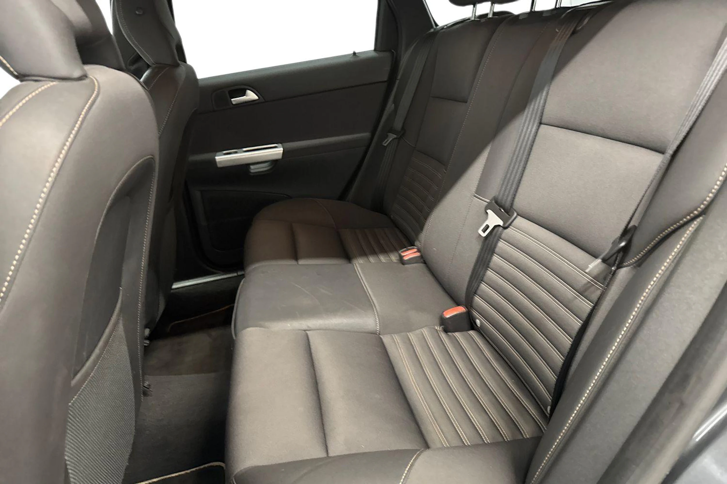 harmaa Volvo V50 2011 kuva 8.