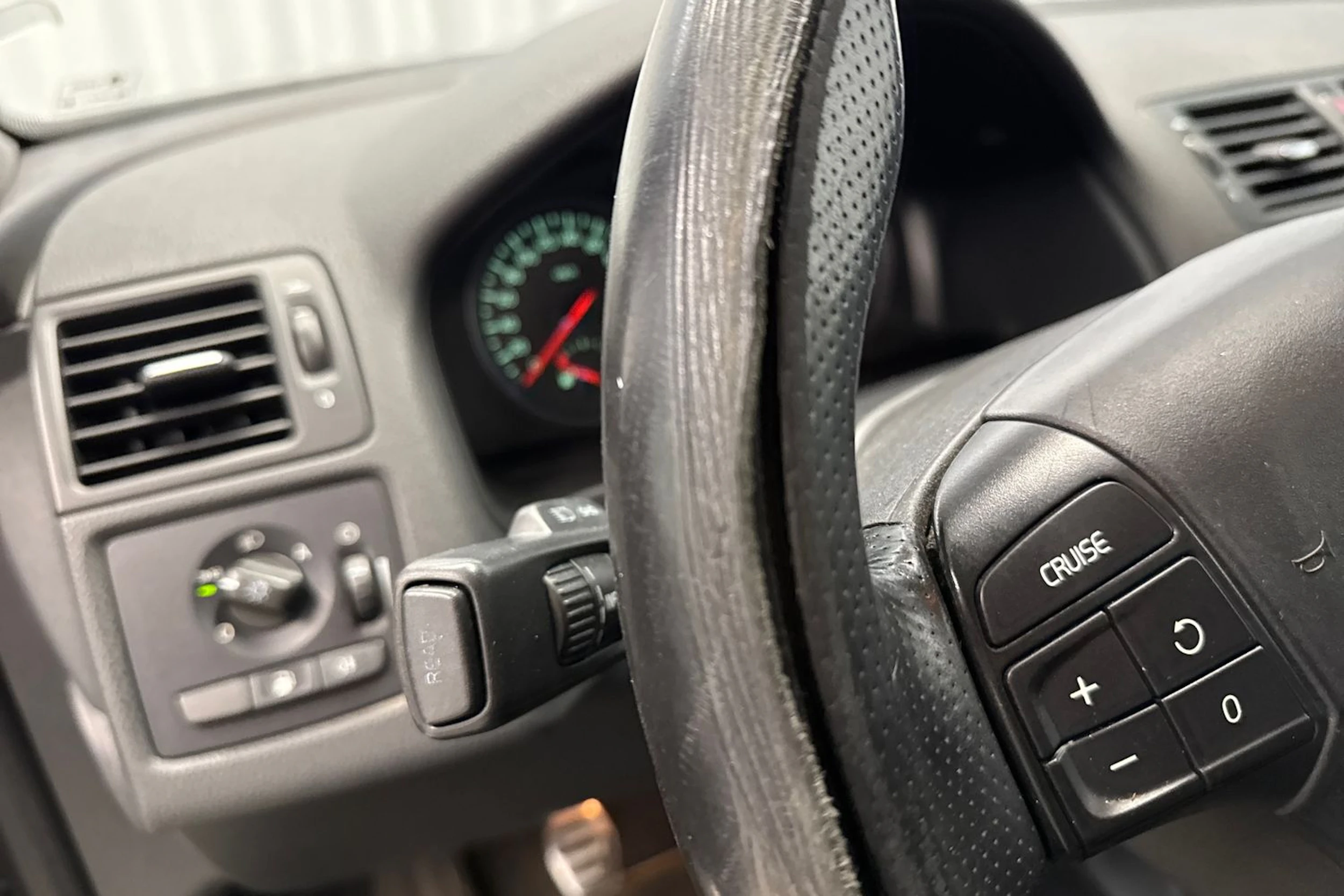 harmaa Volvo V50 2011 kuva 18.