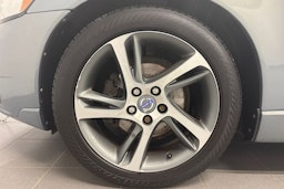 sininen Volvo V50 2011 kuva 9.