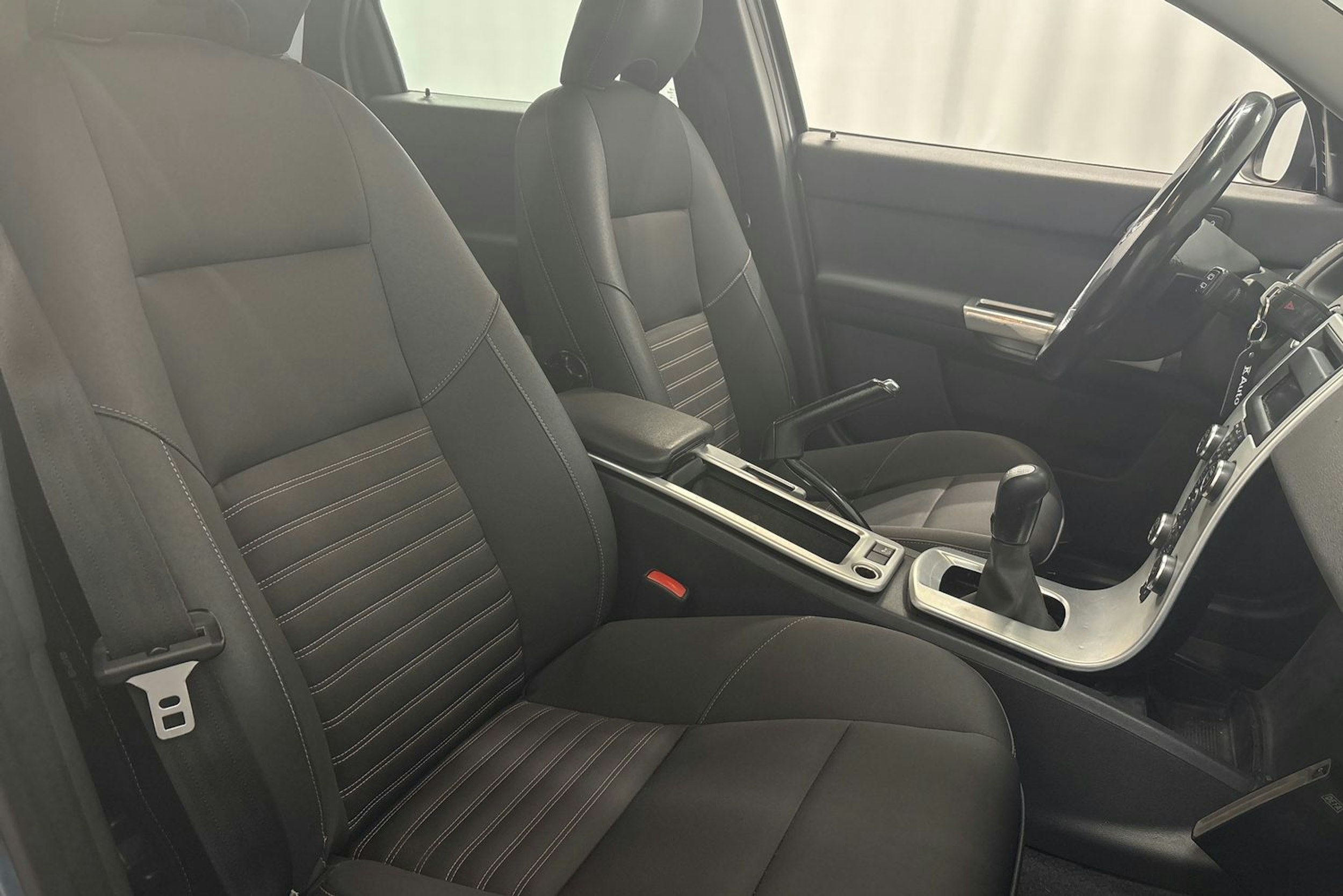 sininen Volvo V50 2011 kuva 11.