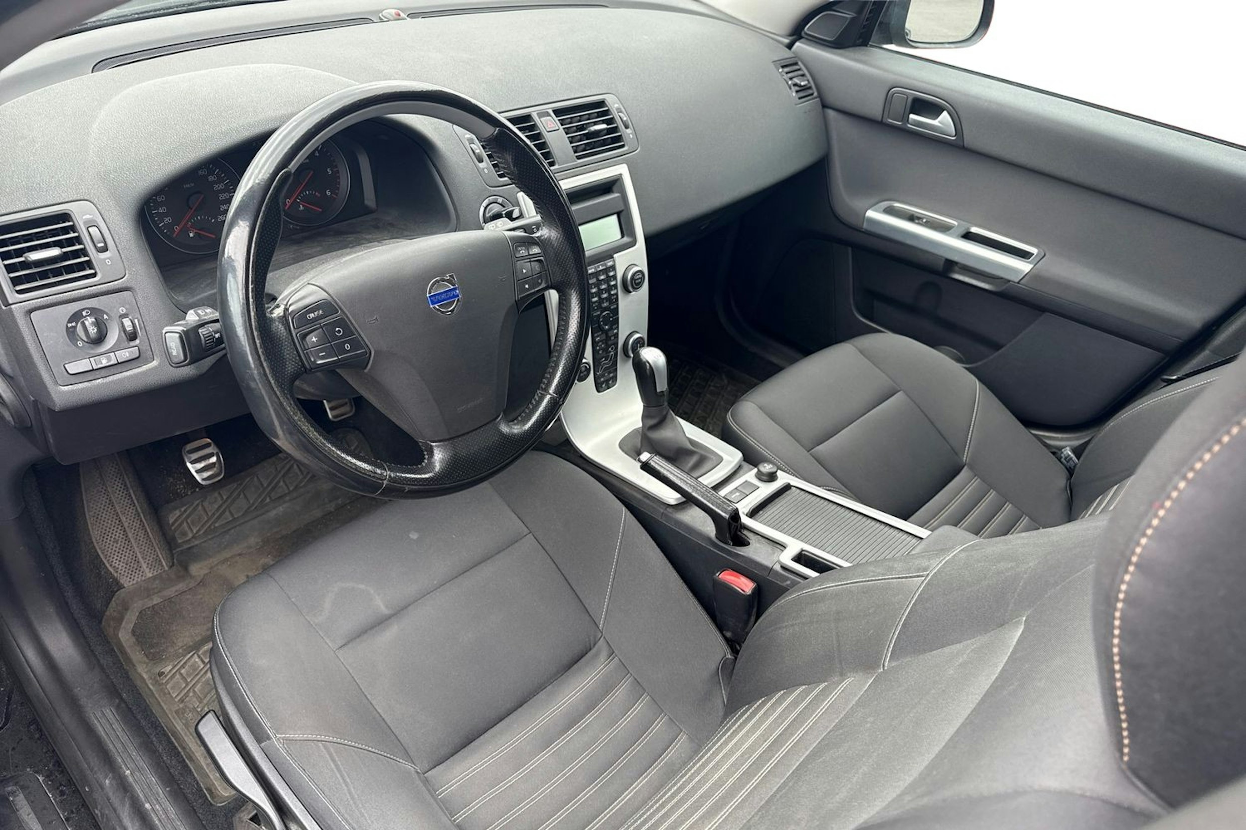 musta Volvo V50 2011 kuva 3.