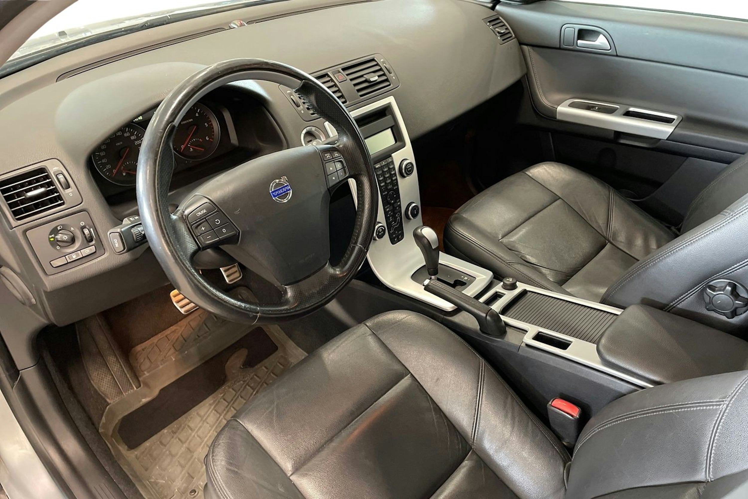 harmaa Volvo V50 2011 kuva 7.
