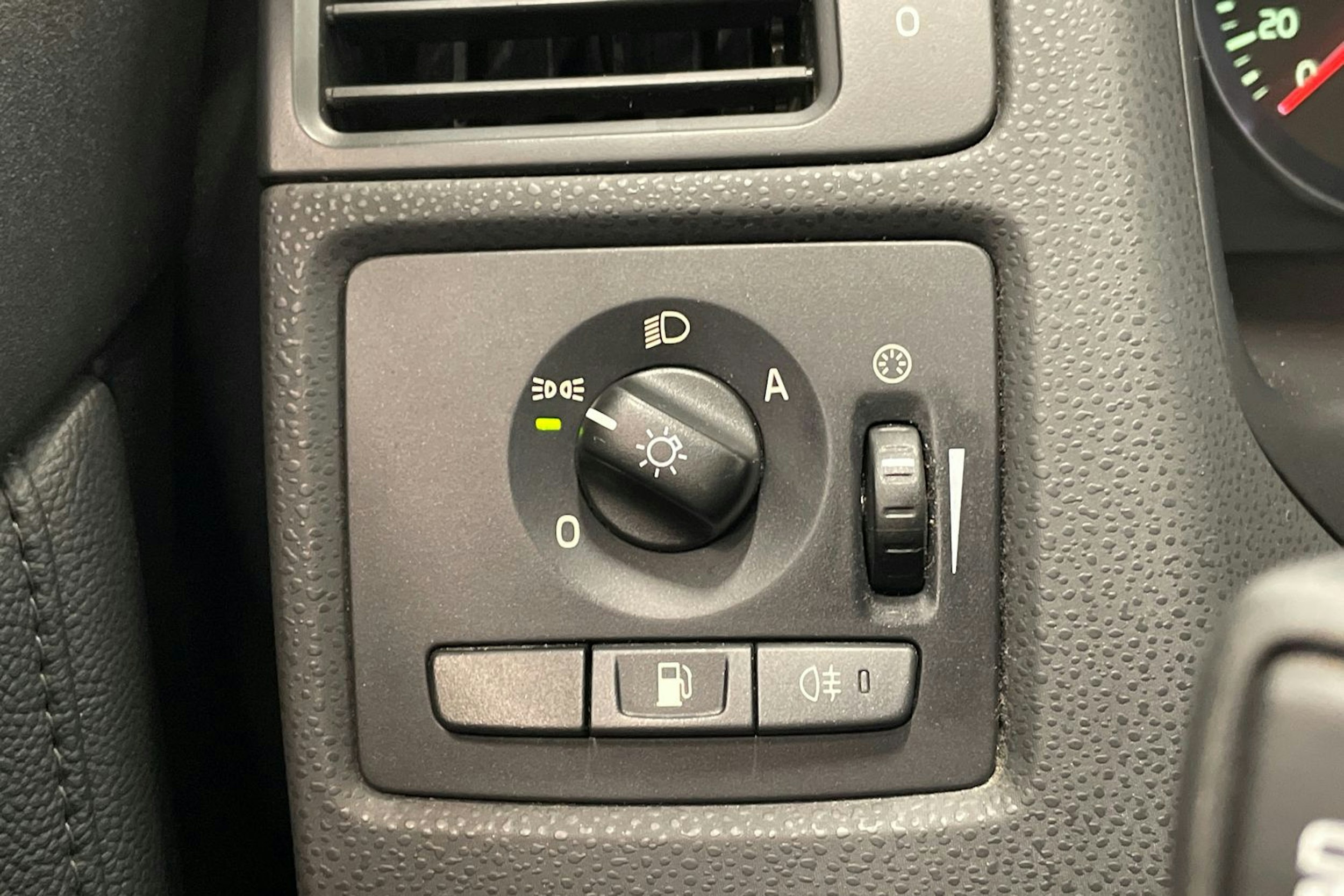 harmaa Volvo V50 2011 kuva 20.