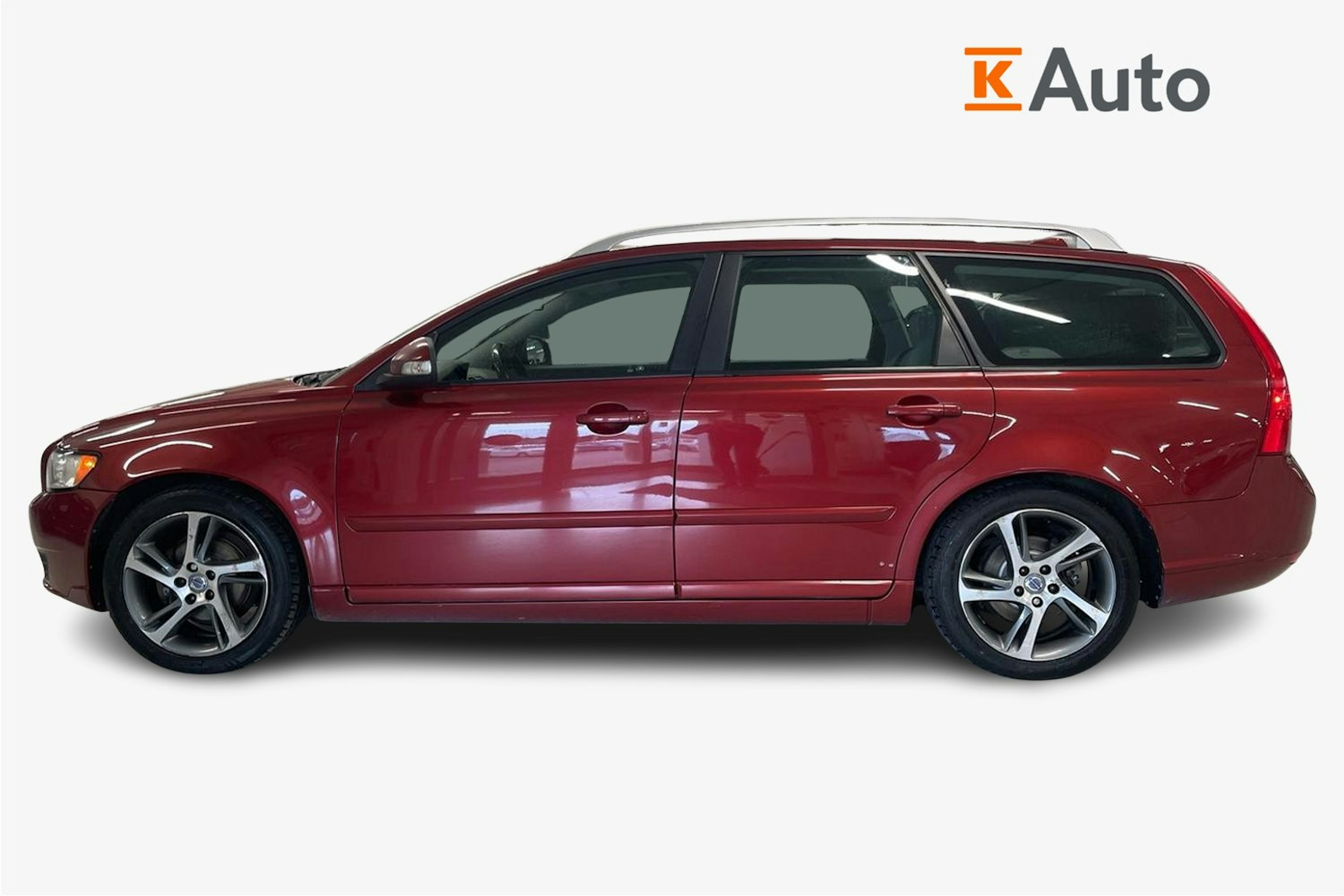 punainen Volvo V50 2012 kuva 6.