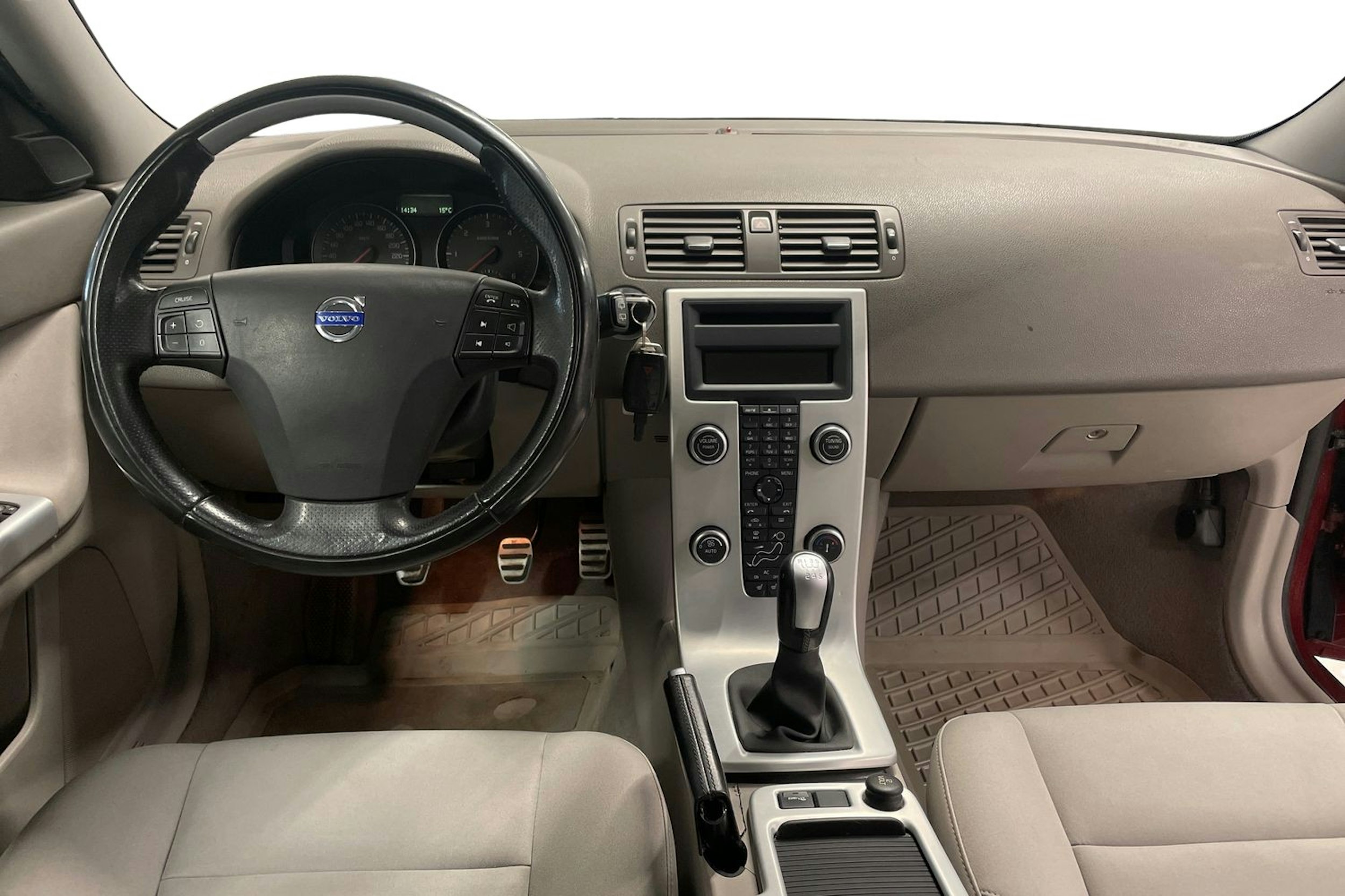 punainen Volvo V50 2012 kuva 9.