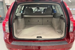 punainen Volvo V50 2012 kuva 14.