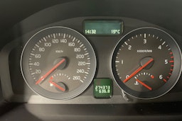 punainen Volvo V50 2012 kuva 18.