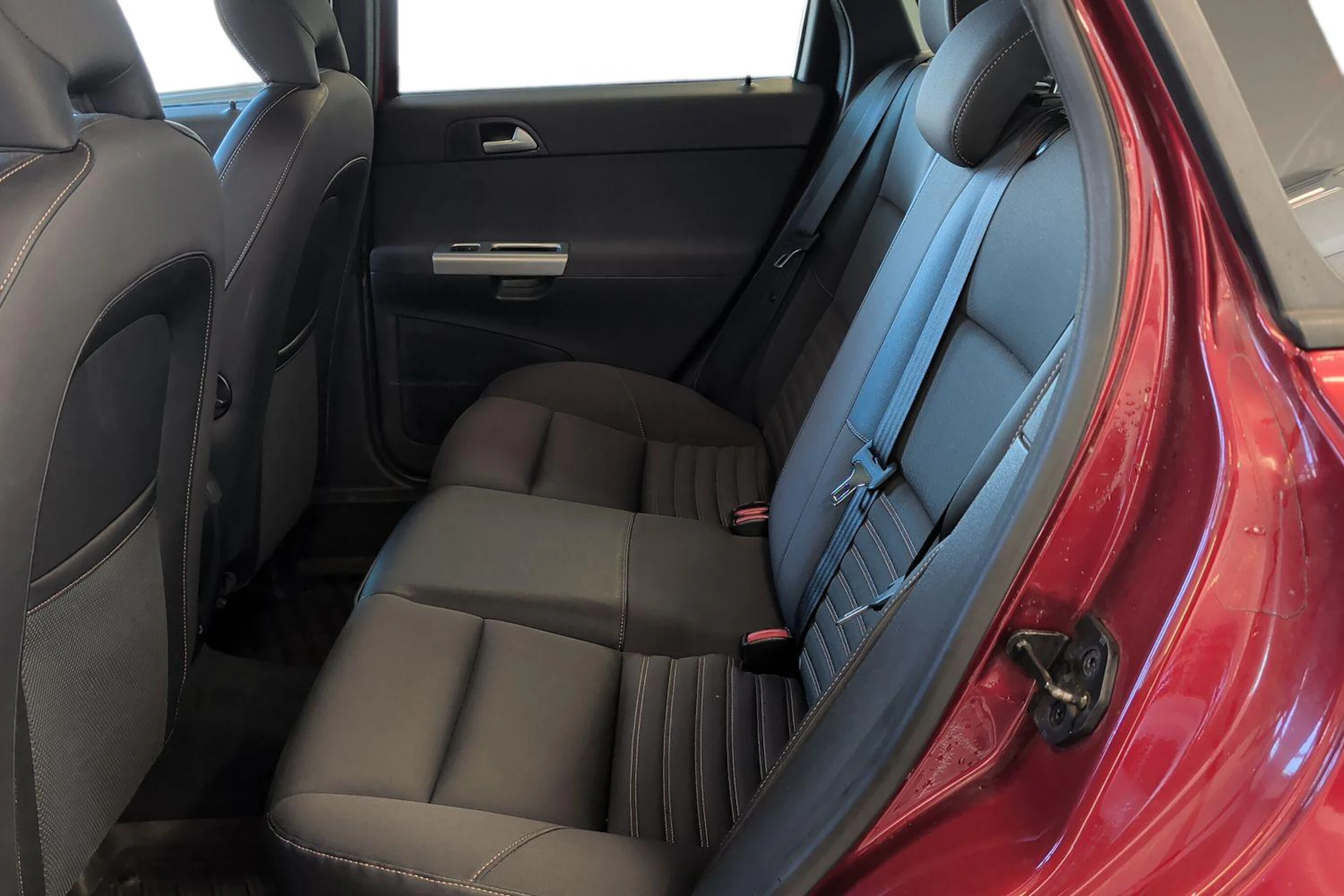 punainen Volvo V50 2012 kuva 7.
