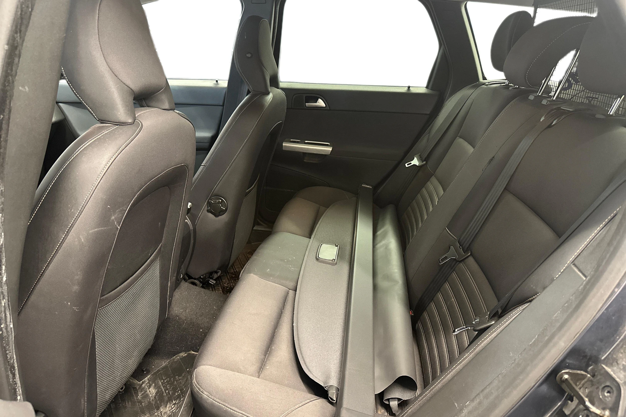 Sininen Volvo V50 2012 kuva 8.