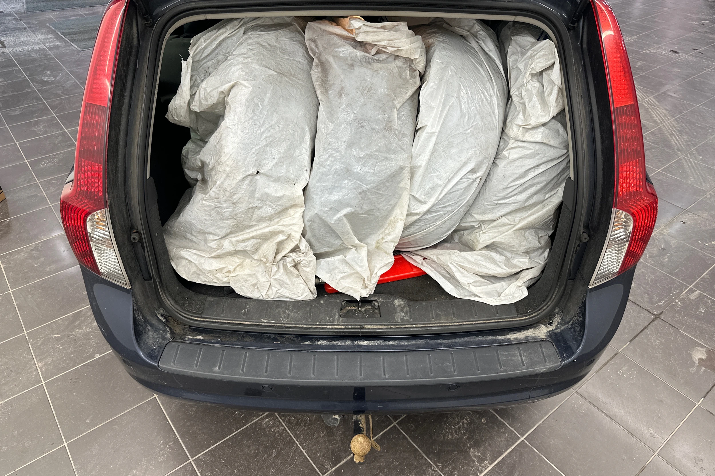 Sininen Volvo V50 2012 kuva 12.