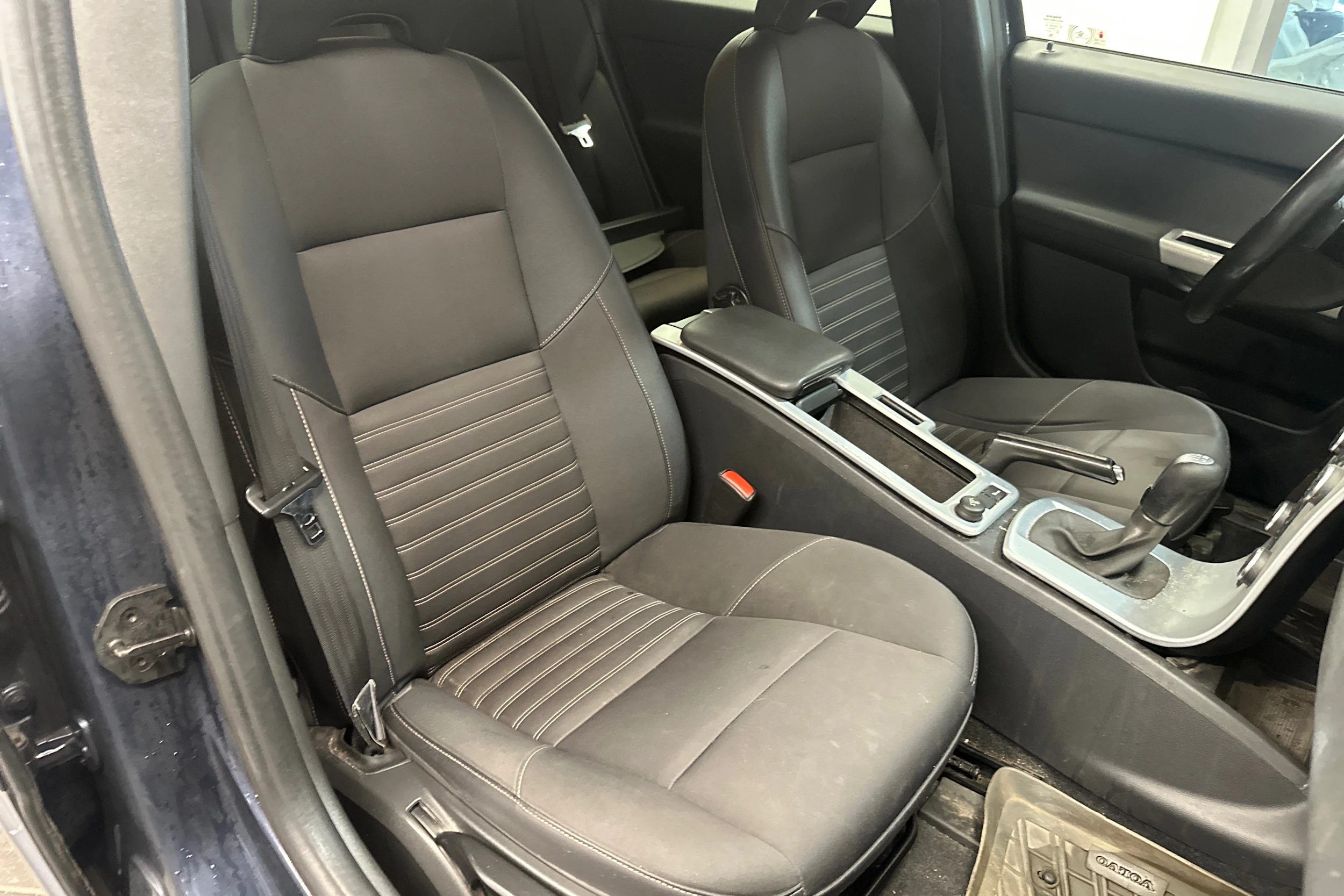 Sininen Volvo V50 2012 kuva 16.