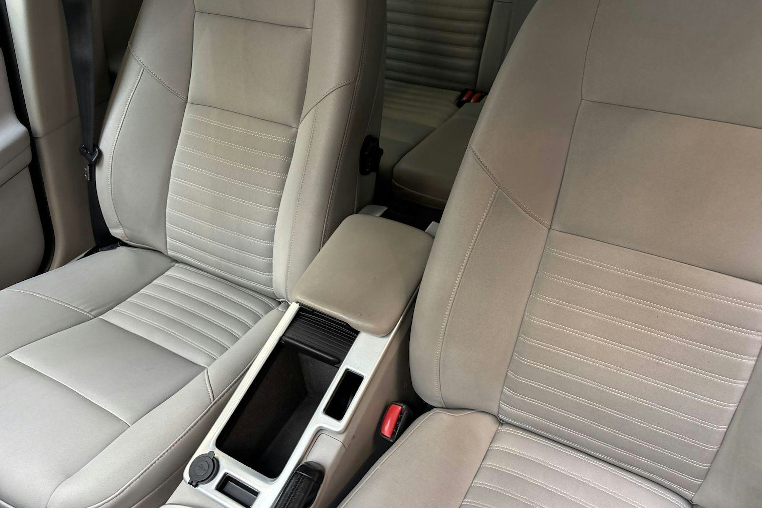 musta Volvo V50 2012 kuva 10.