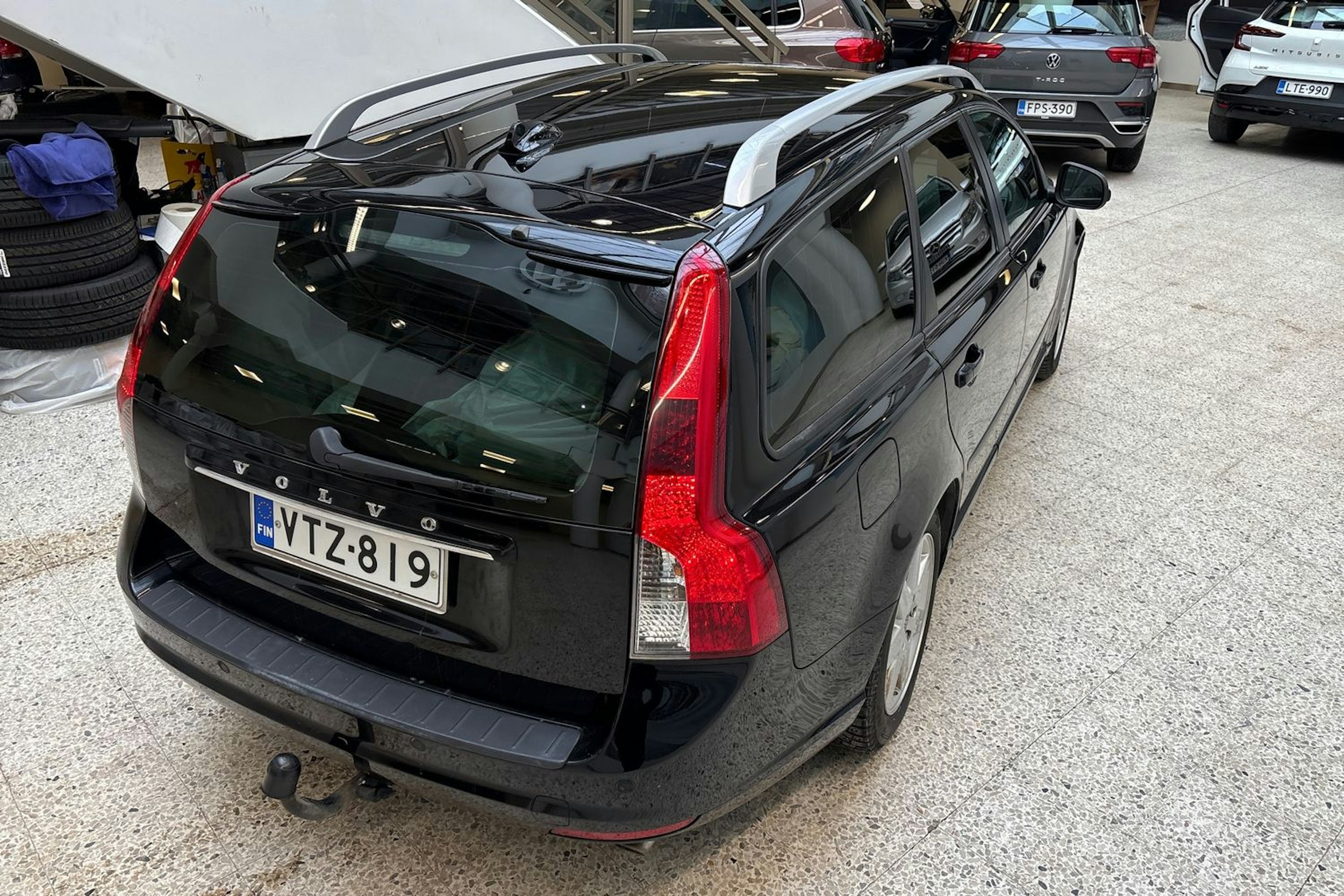 musta Volvo V50 2012 kuva 22.