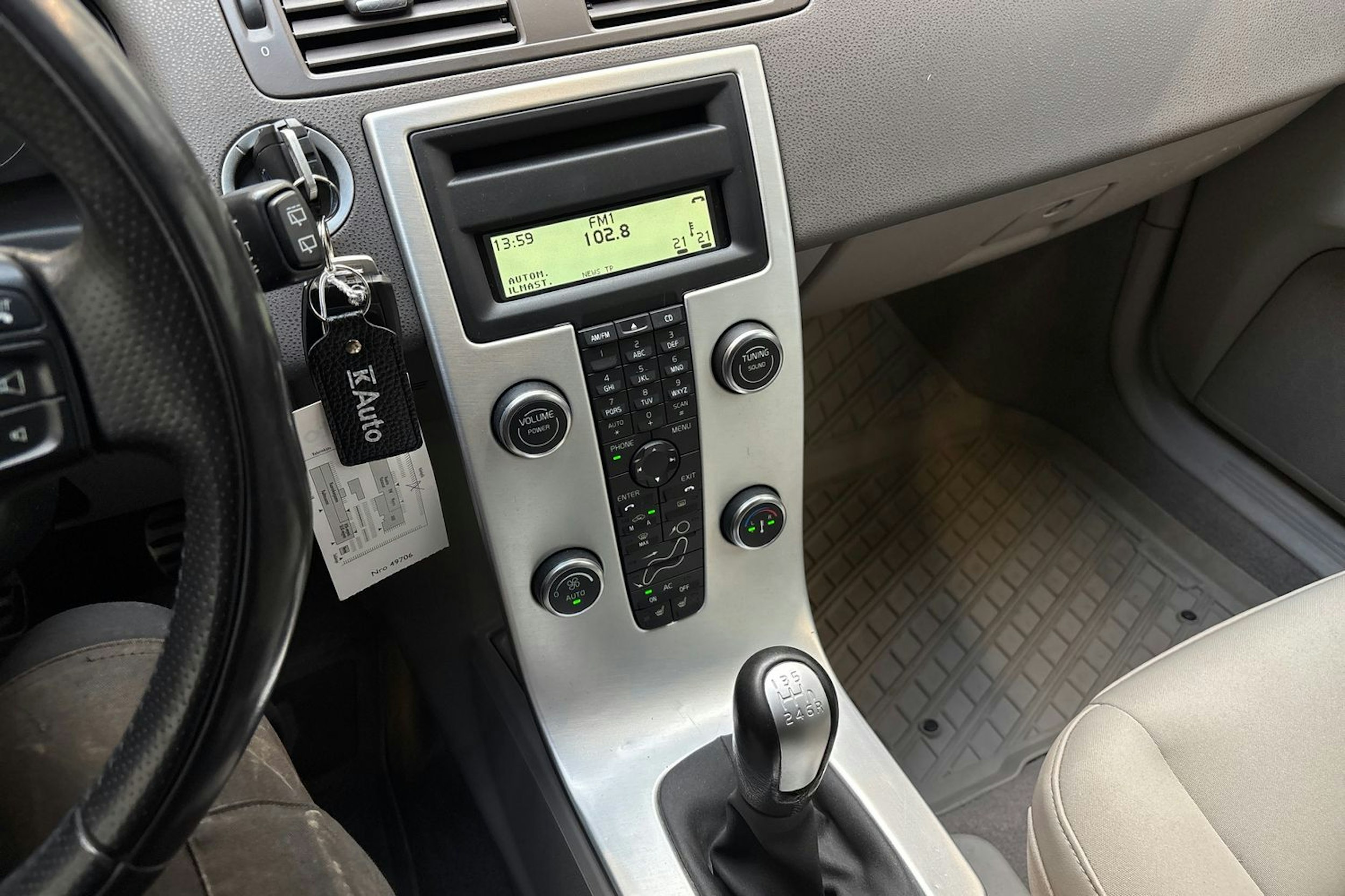 musta Volvo V50 2012 kuva 28.