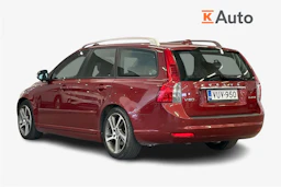 punainen Volvo V50 2012 kuva 2.