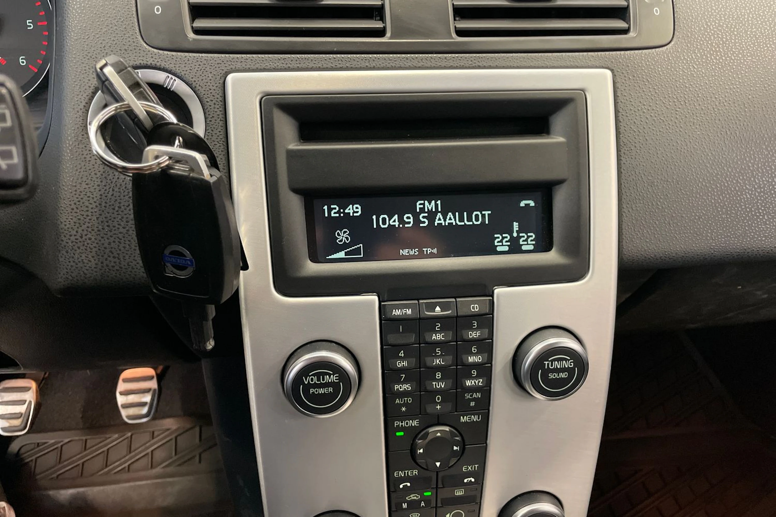 punainen Volvo V50 2012 kuva 17.