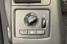 punainen Volvo V50 2012 kuva 20.