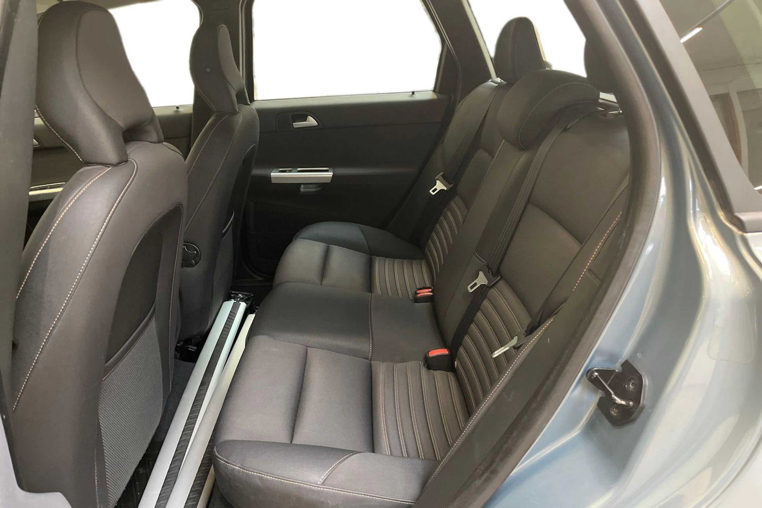 sininen Volvo V50 2012 kuva 8.