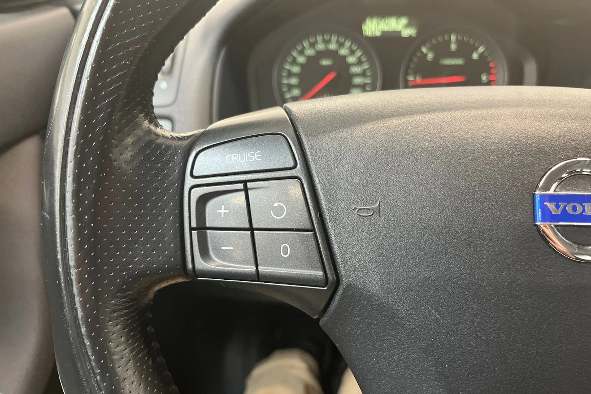 sininen Volvo V50 2012 kuva 13.