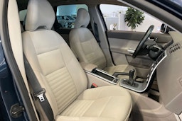 Sininen Volvo V50 2012 kuva 17.