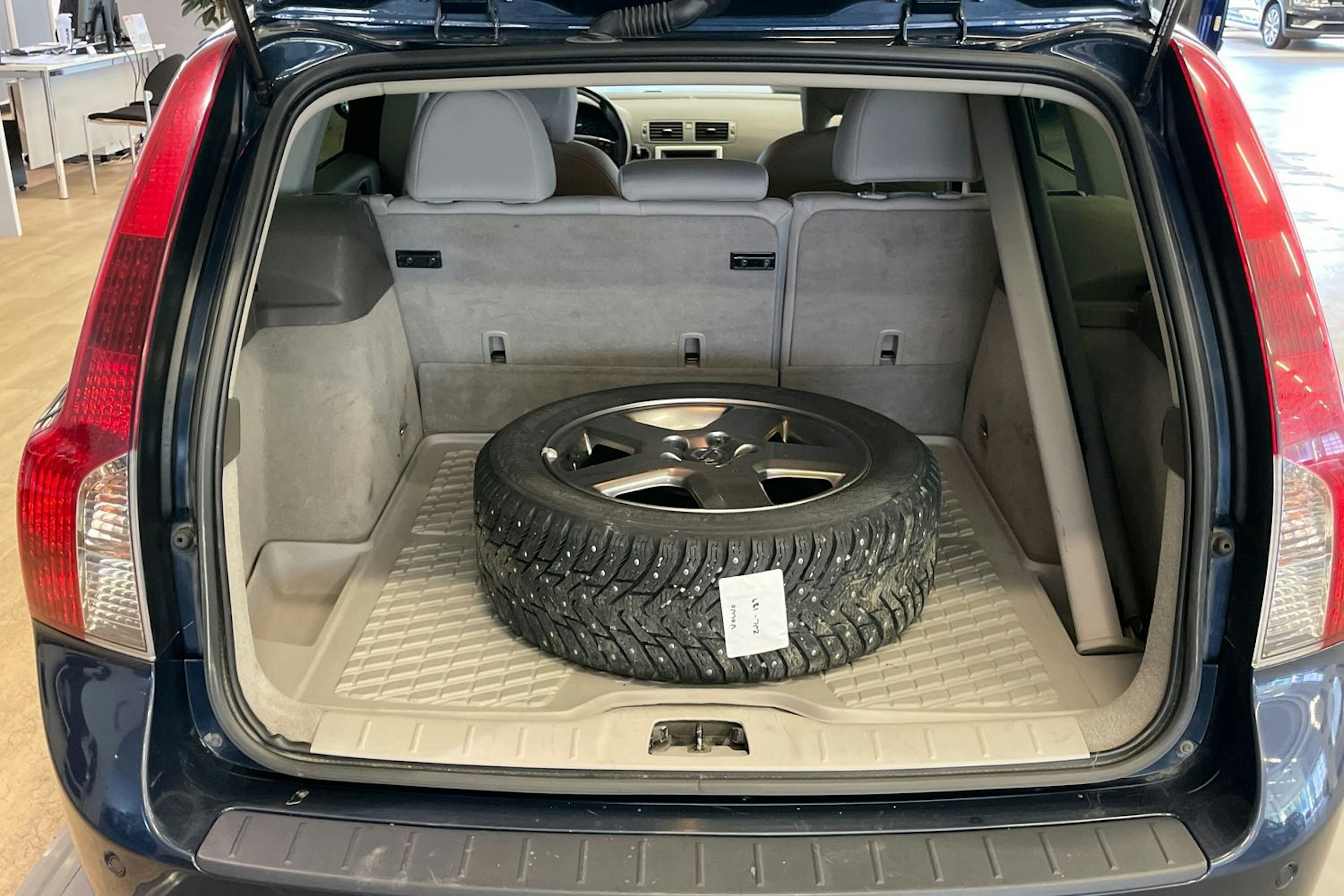 Sininen Volvo V50 2012 kuva 19.
