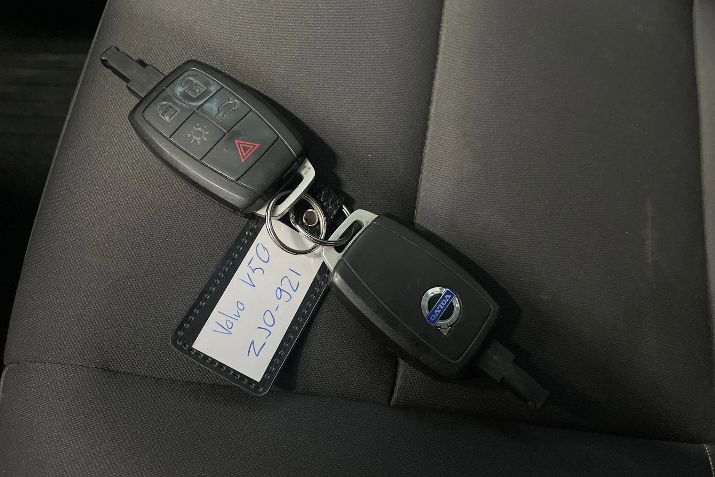 harmaa Volvo V50 2012 kuva 23.