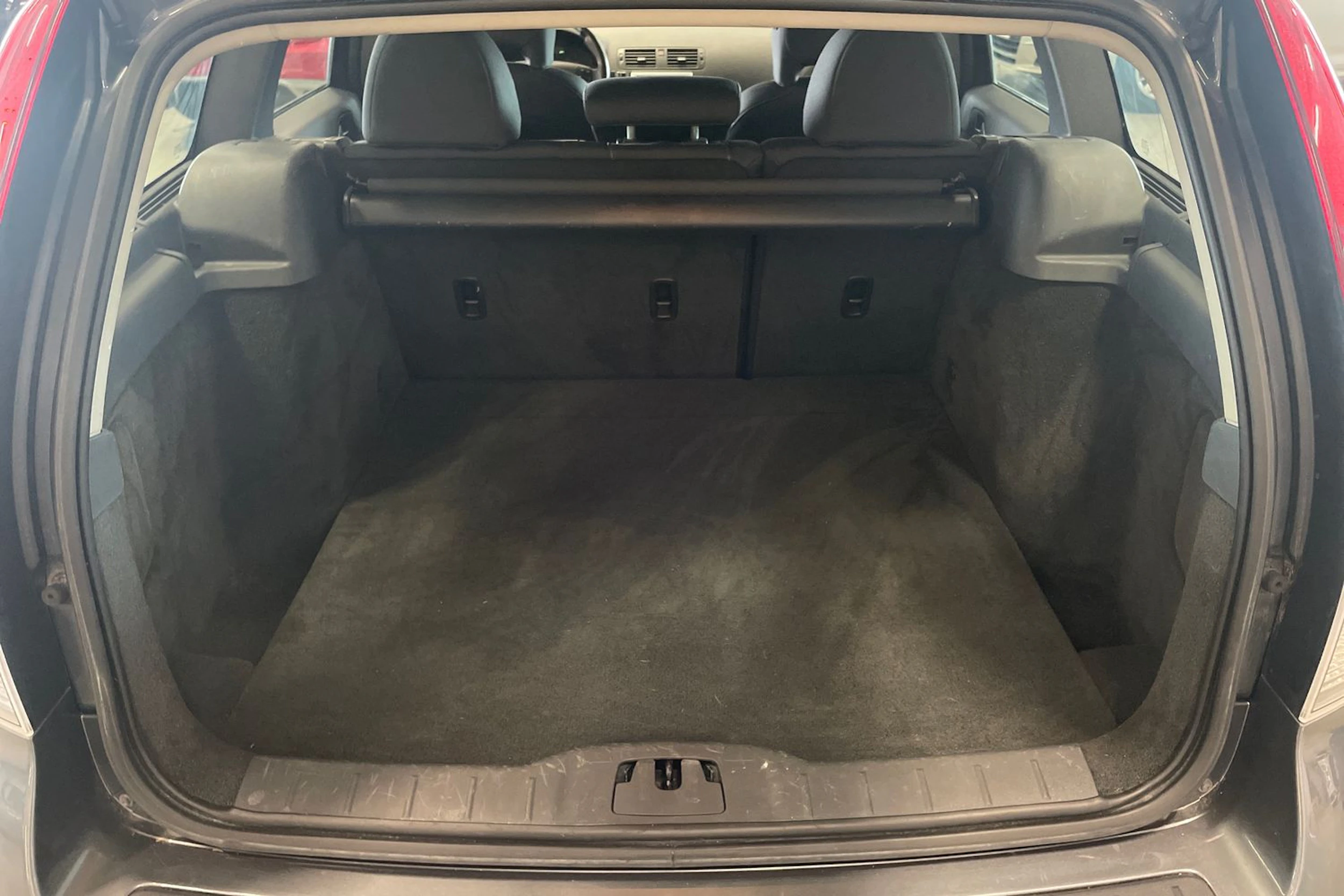 harmaa Volvo V50 2012 kuva 24.
