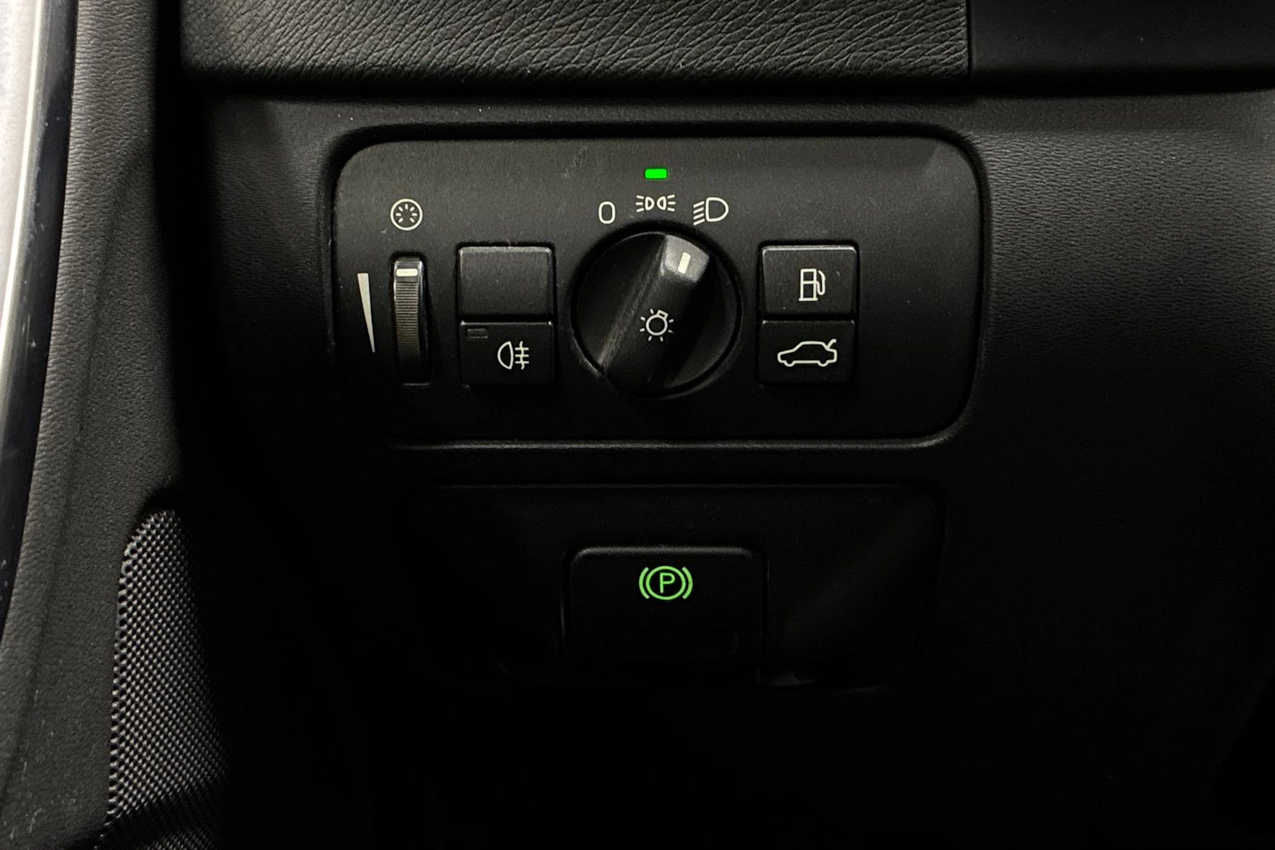 musta Volvo V60 2010 kuva 15.