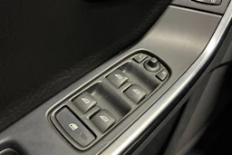 musta Volvo V60 2010 kuva 16.