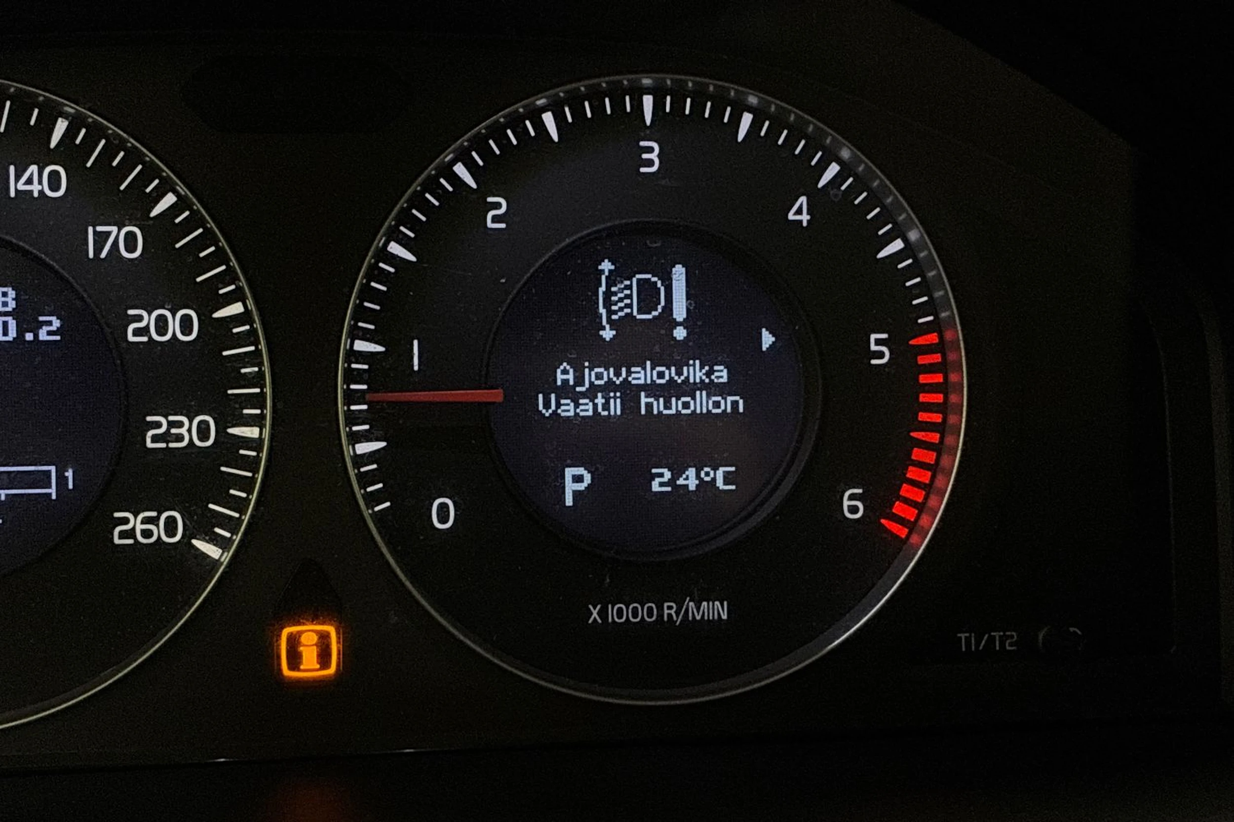 musta Volvo V60 2010 kuva 39.