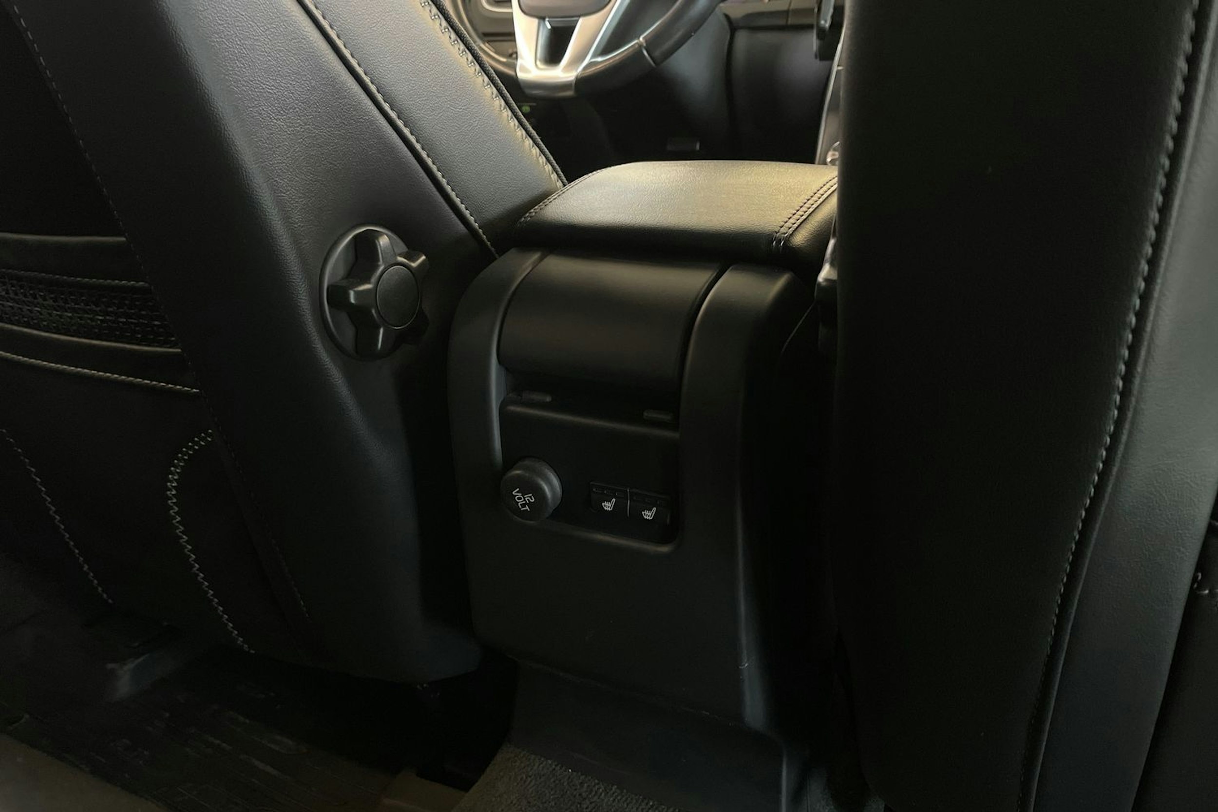 harmaa Volvo V60 2011 kuva 23.