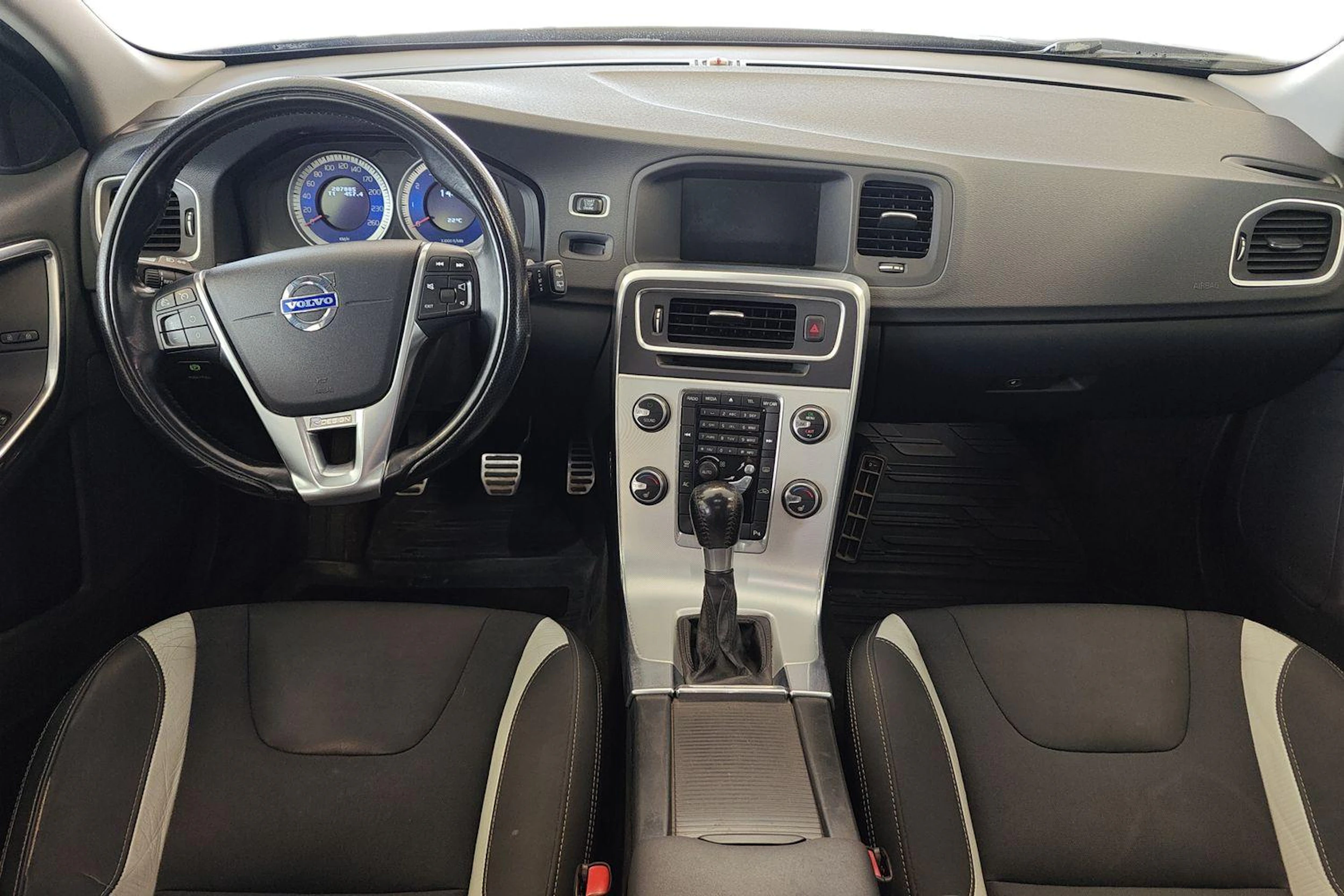 musta Volvo V60 2011 kuva 7.