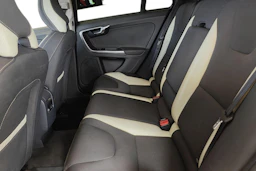 musta Volvo V60 2011 kuva 8.