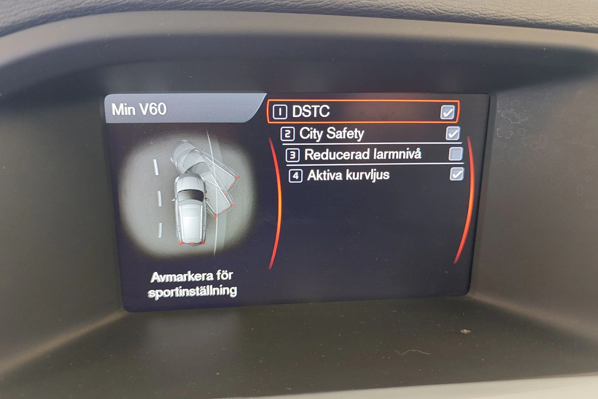 musta Volvo V60 2011 kuva 14.
