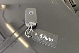 musta Volvo V60 2011 kuva 17.