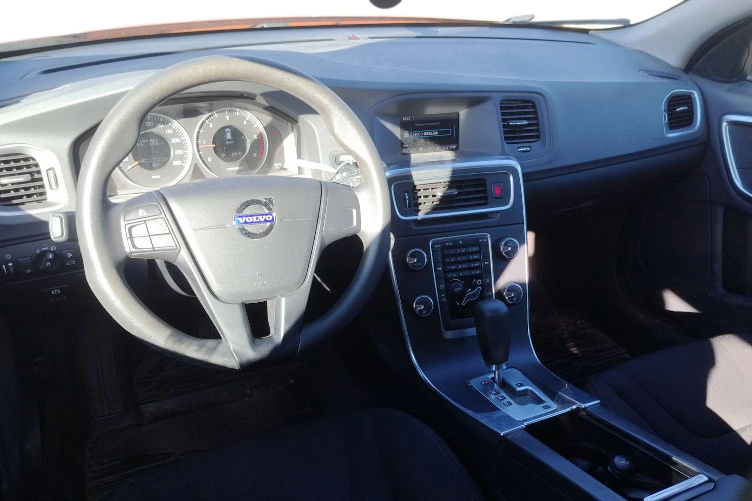 oranssi Volvo V60 2011 kuva 3.