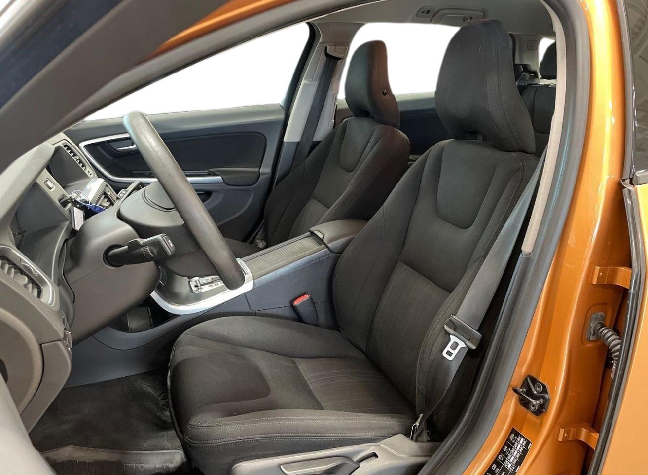 Volvo V60 D3 aut 2011, bild 6/26